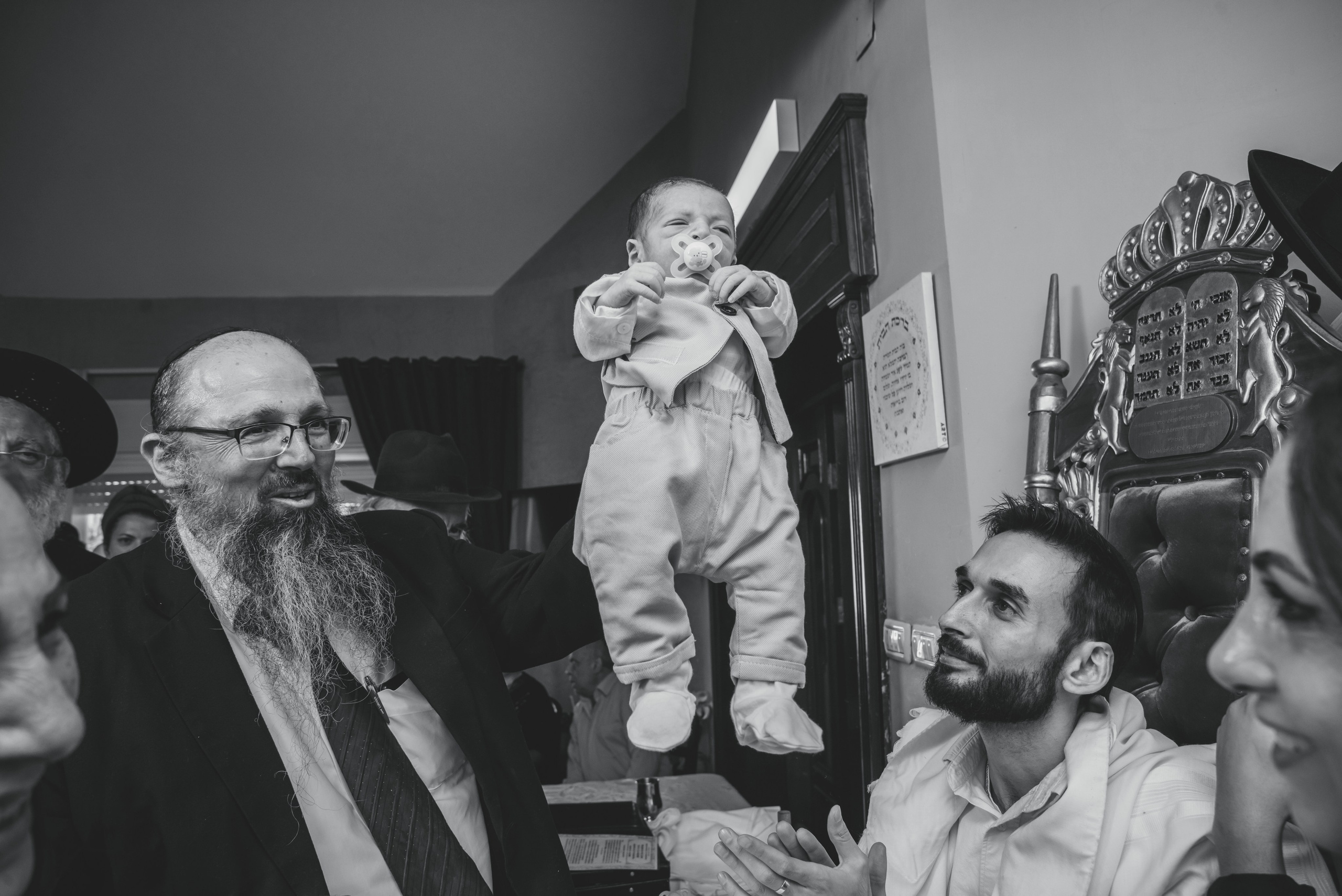 ברית מילה. צלמת ירושלים תל אביב ישראל