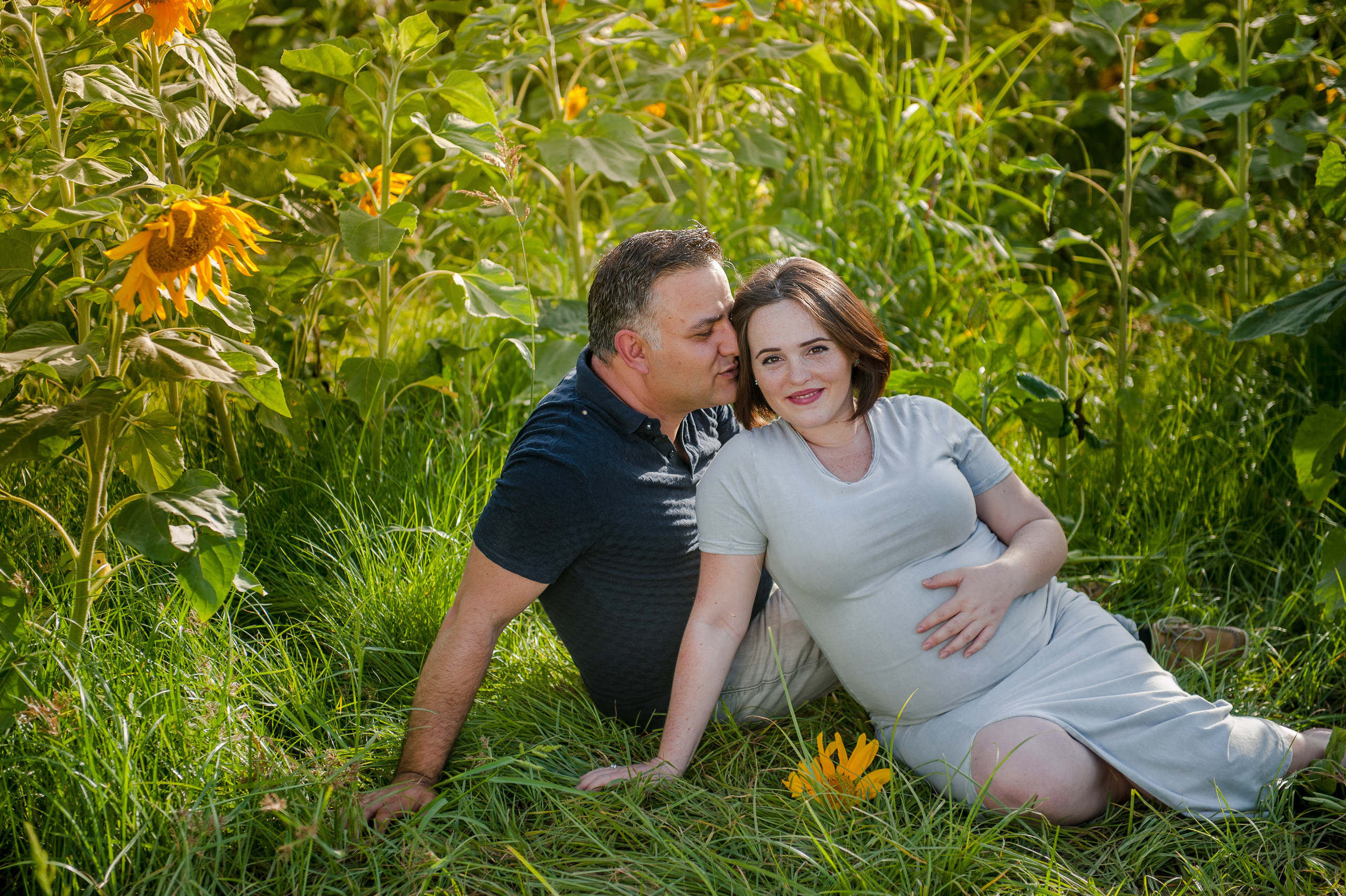 Outdoor maternity photoshoot. Photographer in Israel Luba Ternavskaya