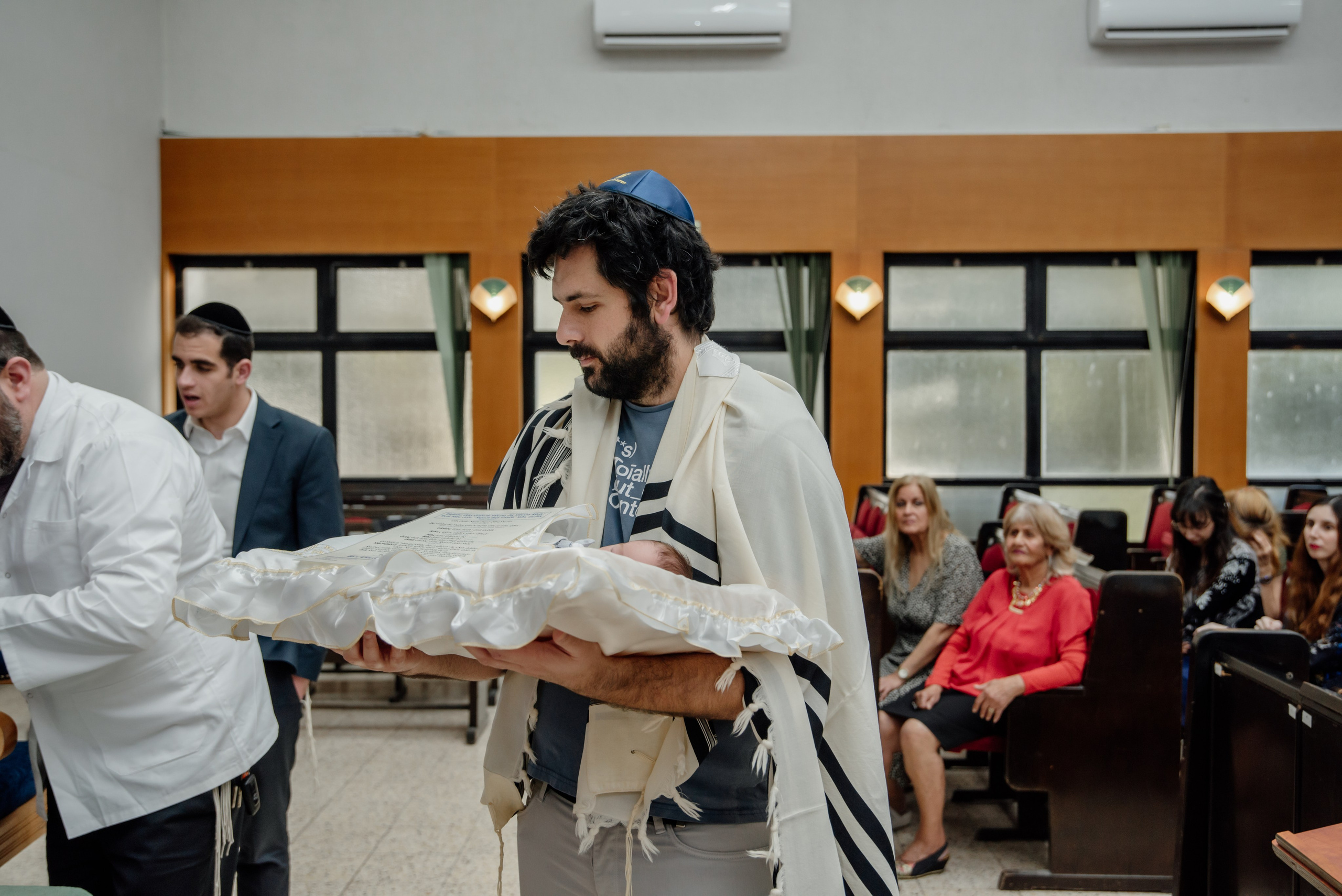 ברית מילה. צלמת ירושלים תל אביב ישראל