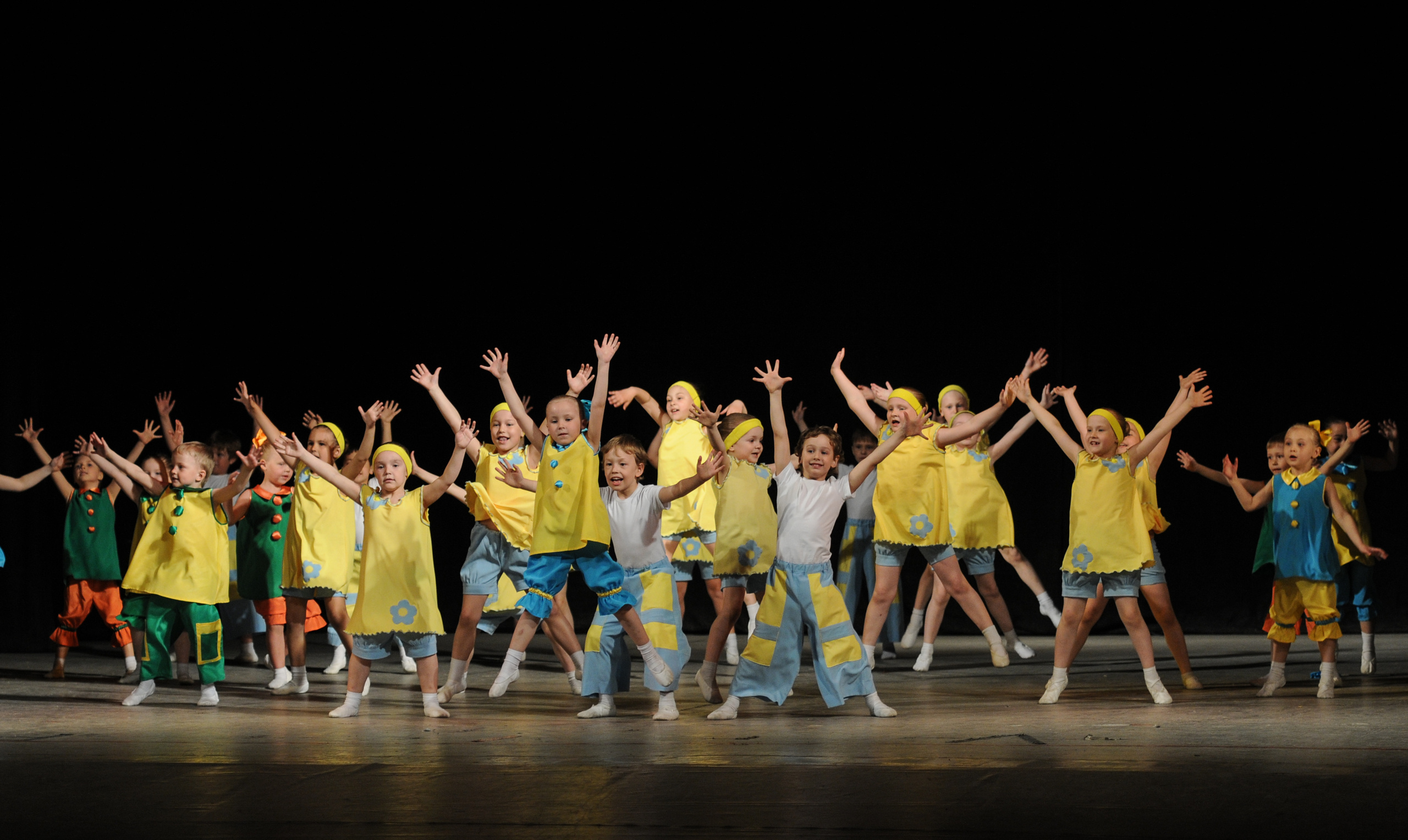 Concert of the folk group “Sunny Rainbow” in Russia. Люба Тернавская. Фотограф Иерусалим. Фотограф Израиль