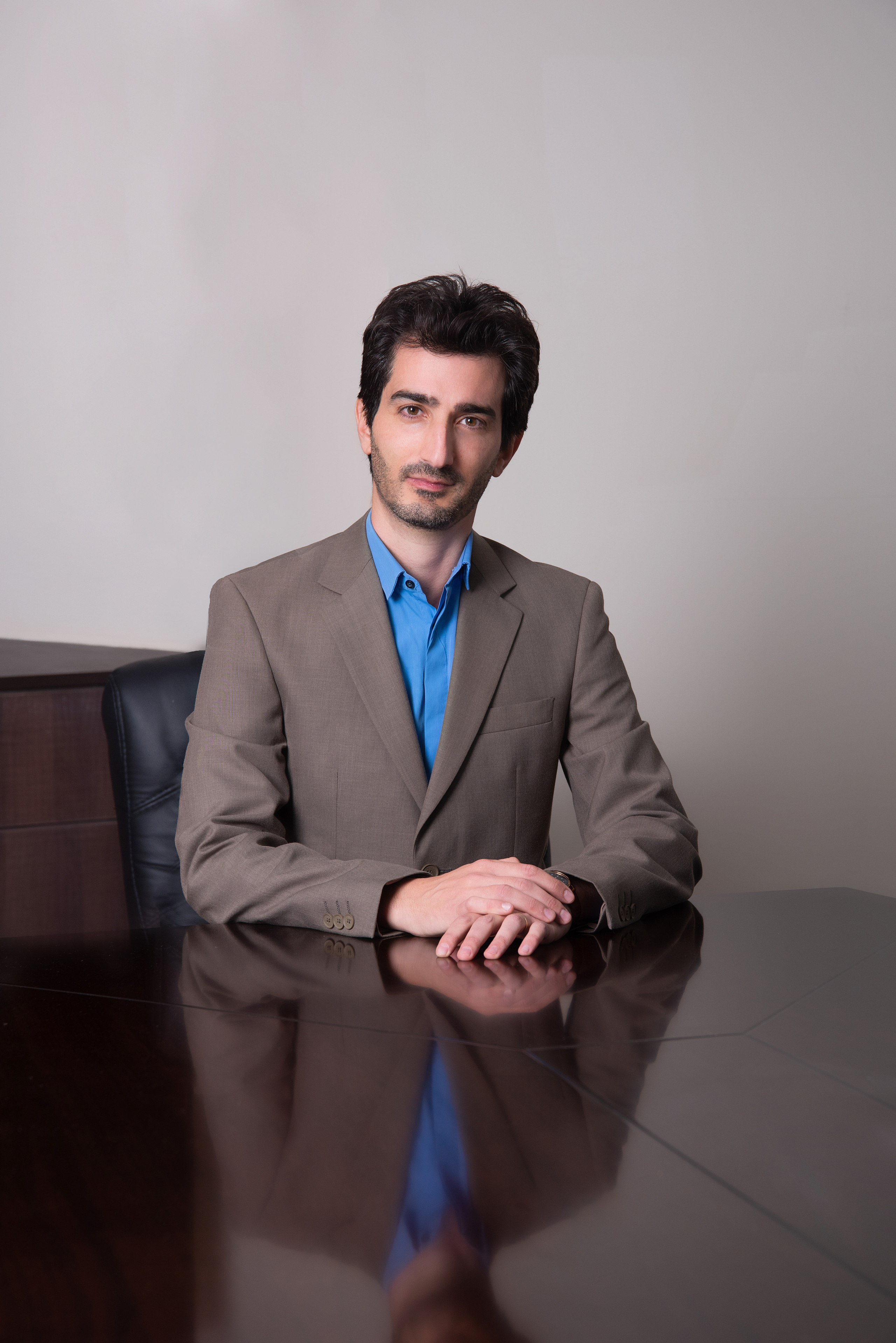 Business portrait for a lawyer Shay Maor. Photographer in Israel Luba Ternavskaya