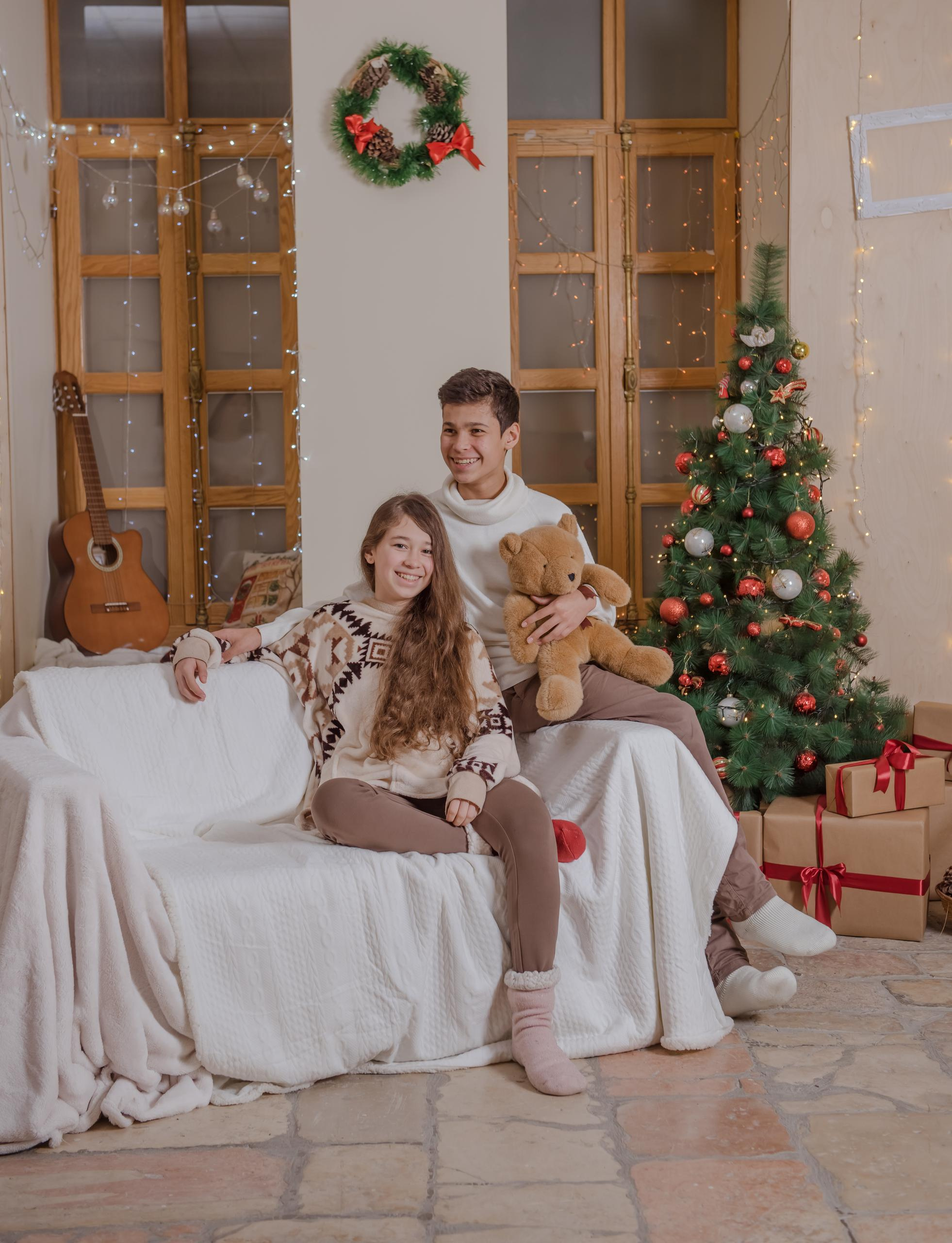 New year family photoshoot. Photographer in Israel Luba Ternavskaya