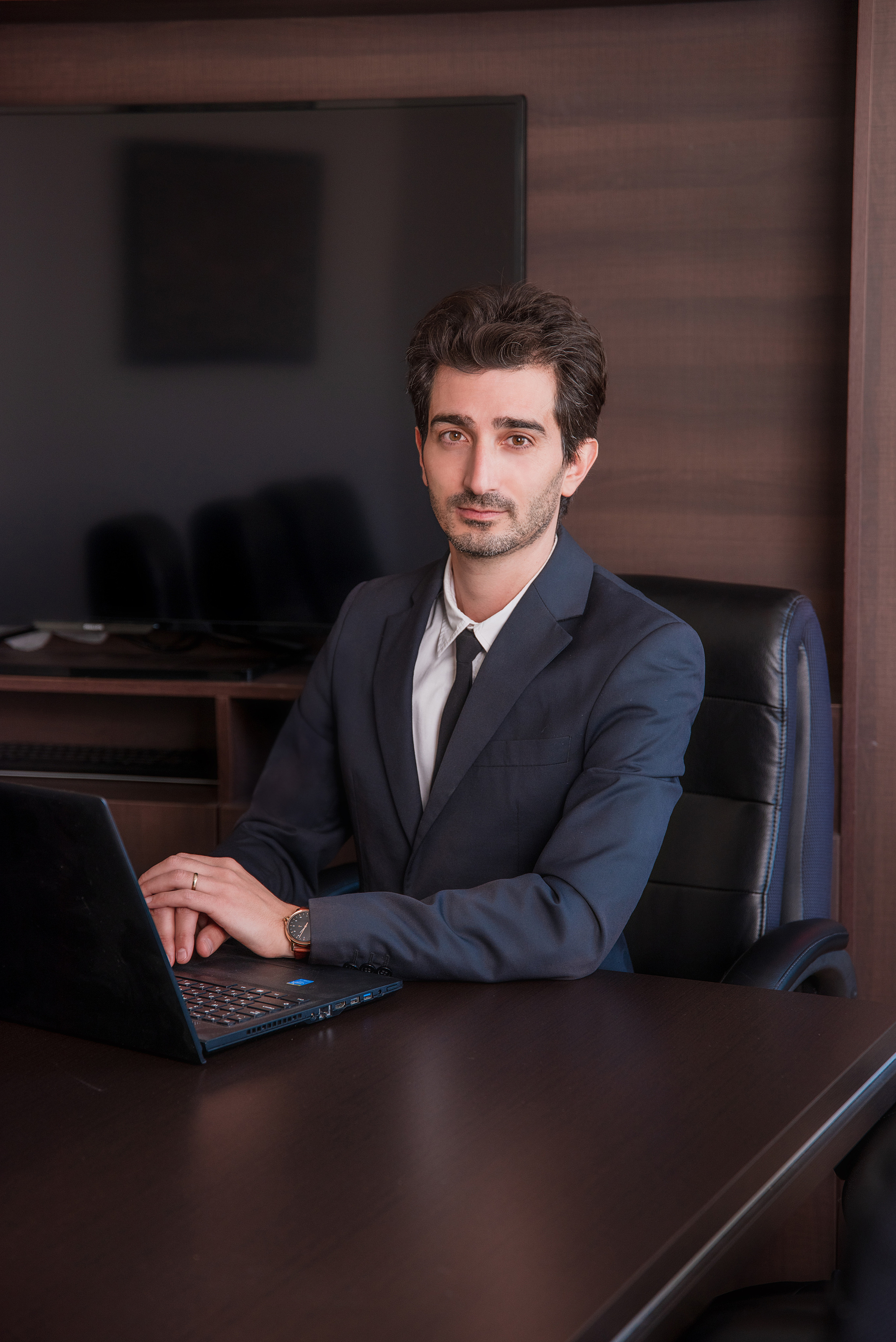 Business portrait for a lawyer Shay Maor. Photographer in Israel Luba Ternavskaya