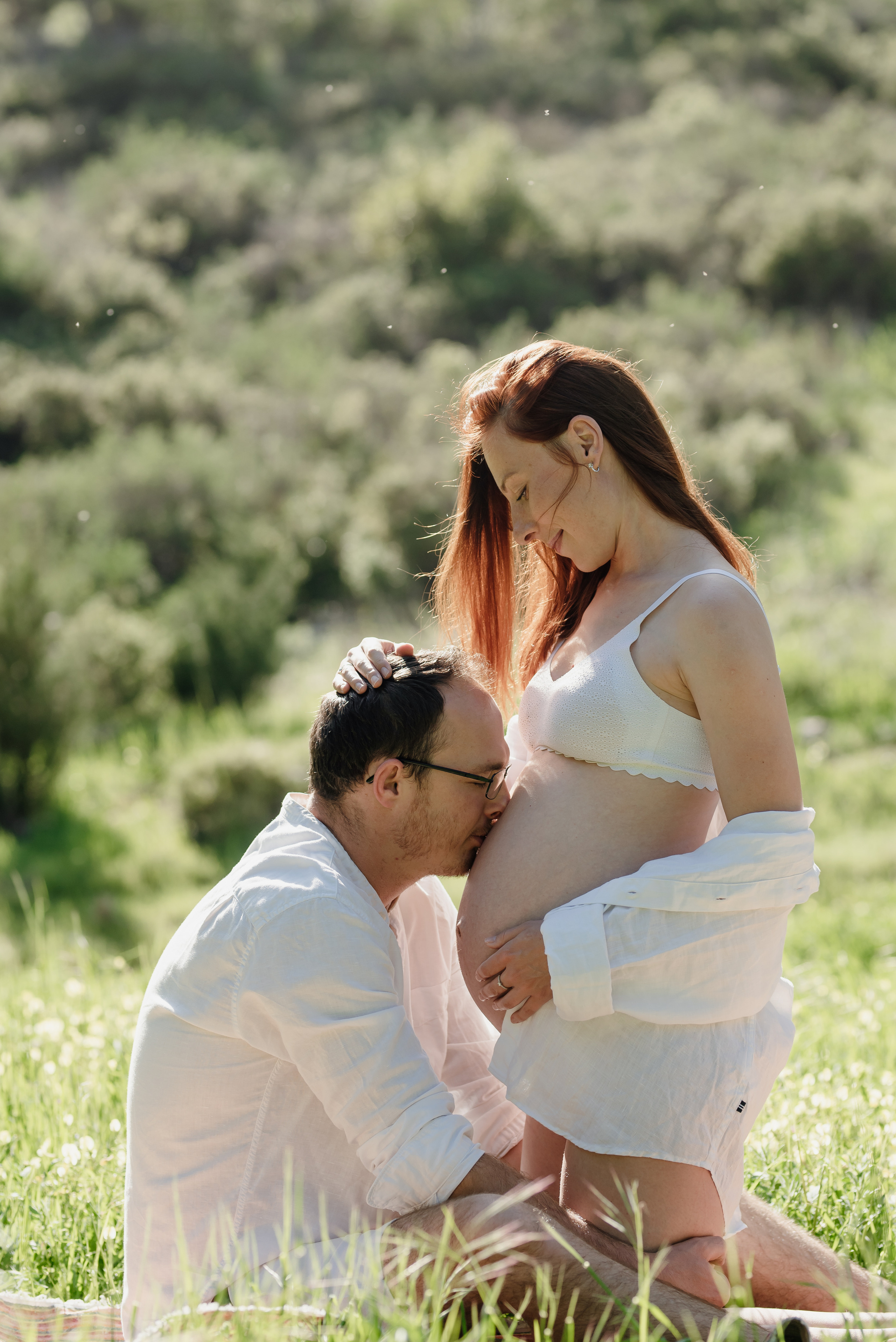 Outdoor maternity photoshoot. Photographer in Israel Luba Ternavskaya