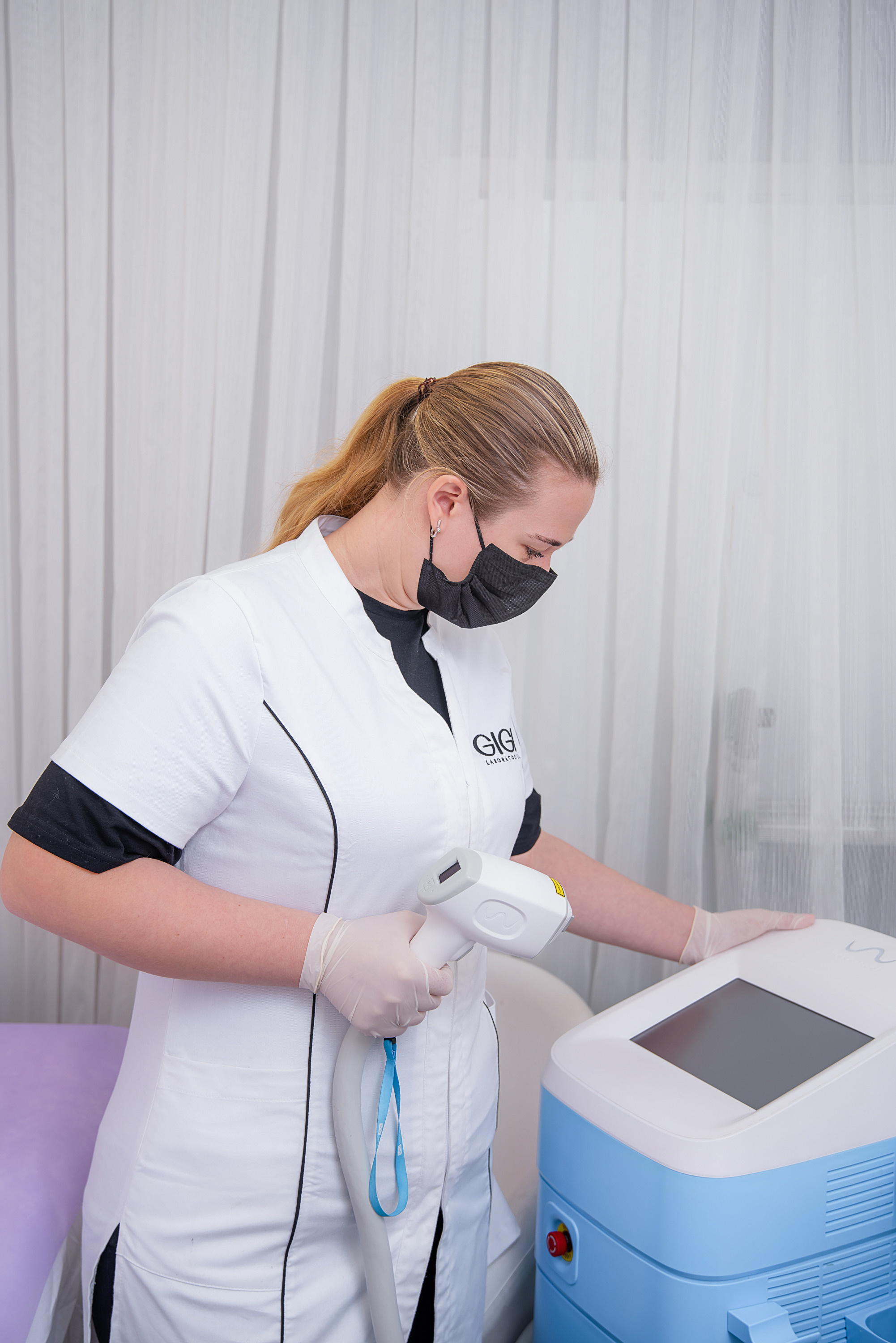 Shooting for the depilation master. Photographer in Israel Luba Ternavskaya