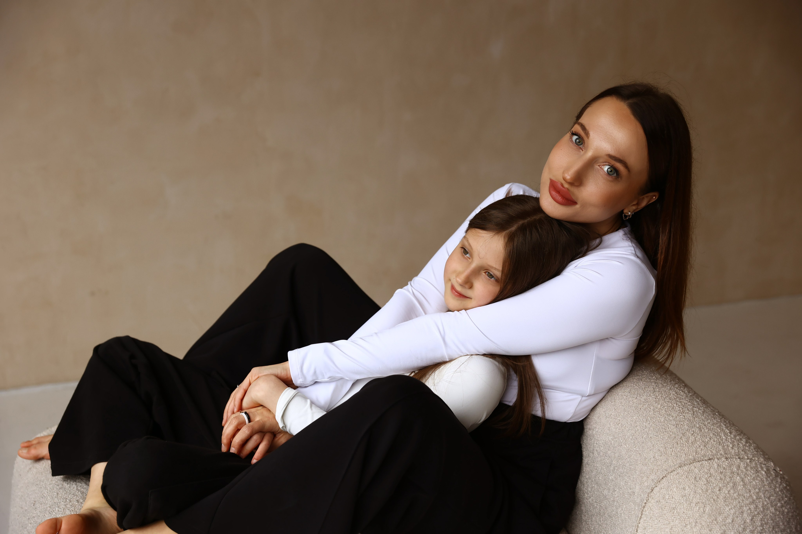 Влада і Крістіна. Головна