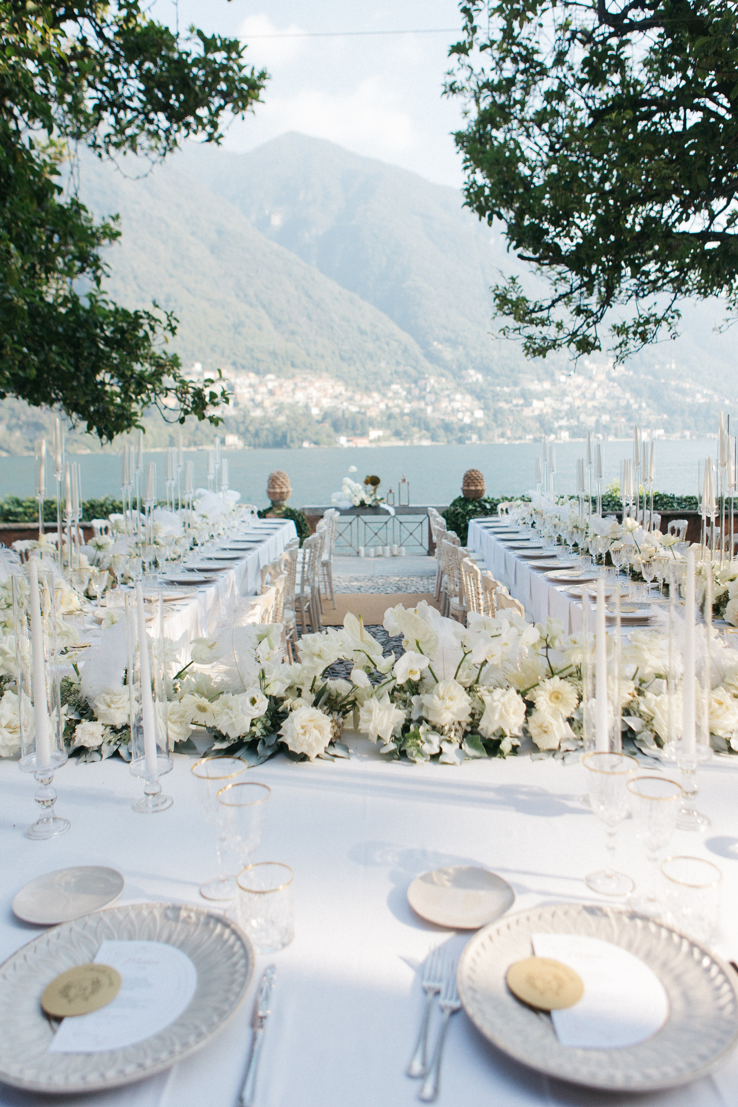 Elegant floral table arrangement for a wedding reception at Villa Regina Teodolinda, Lake Como