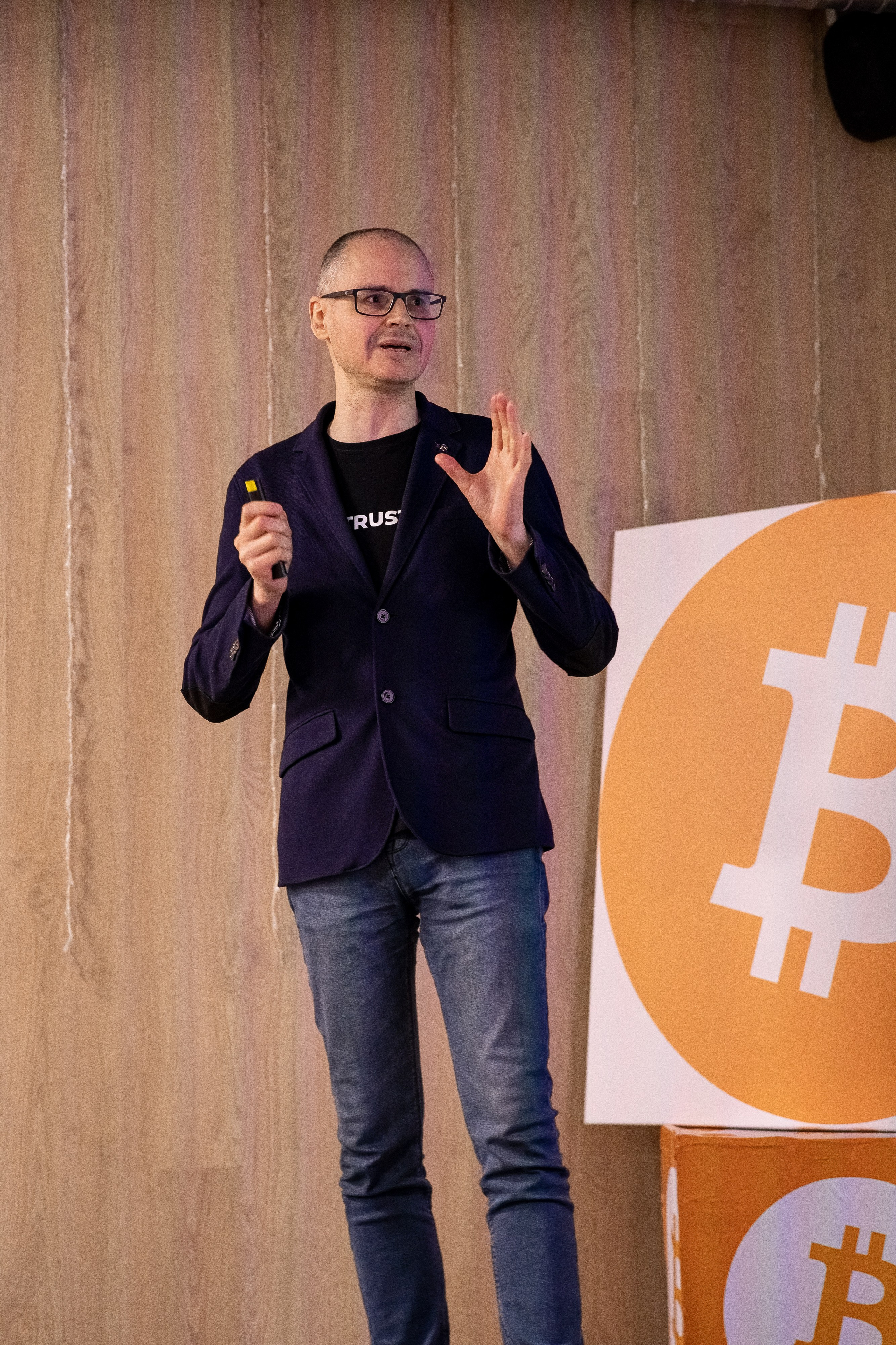 Exon - Miro Spase. Avocado Film — фото та відео зйомка