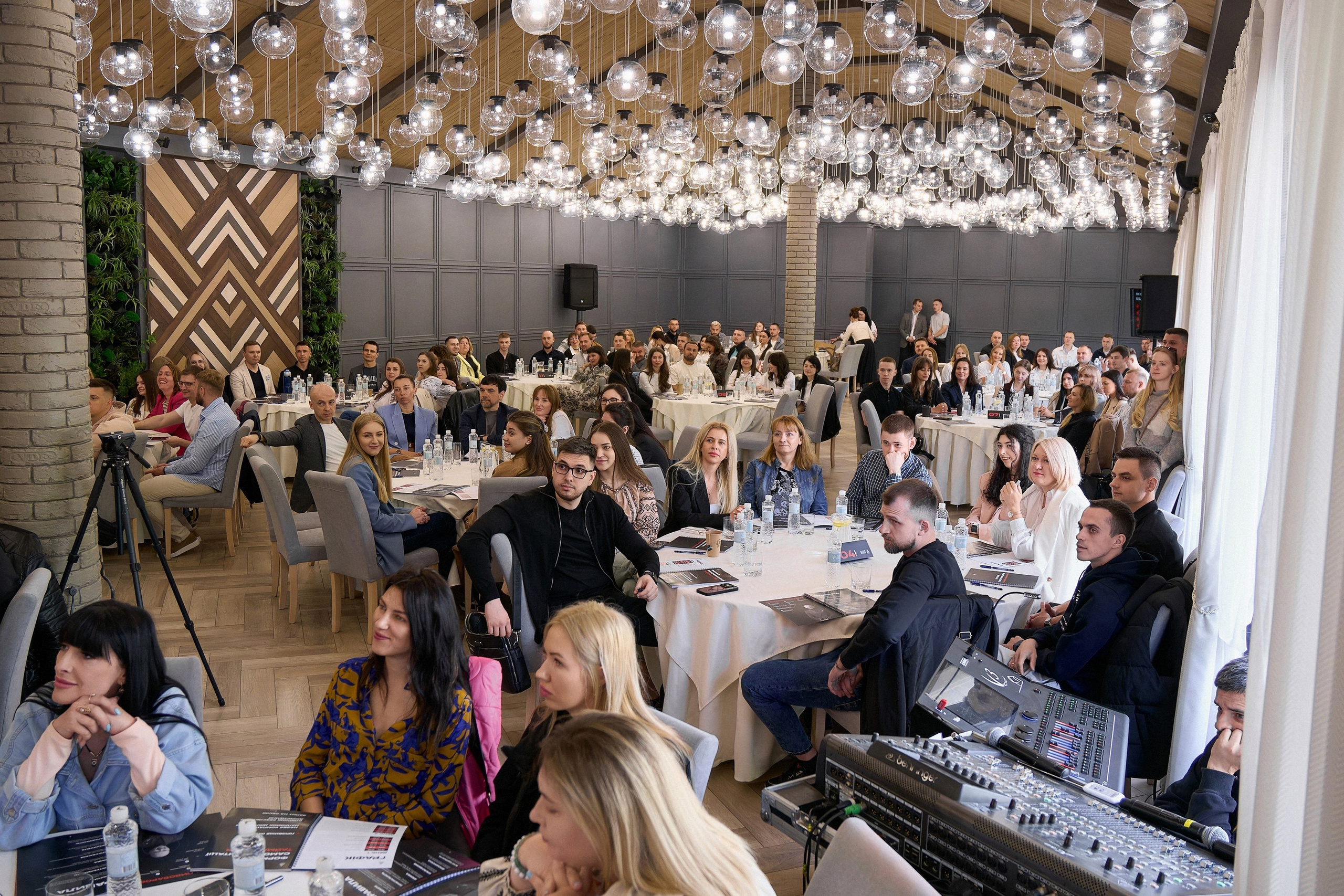 Стратегічна сесія Андрія Пивоварова. Avocado Film — фото та відео зйомка