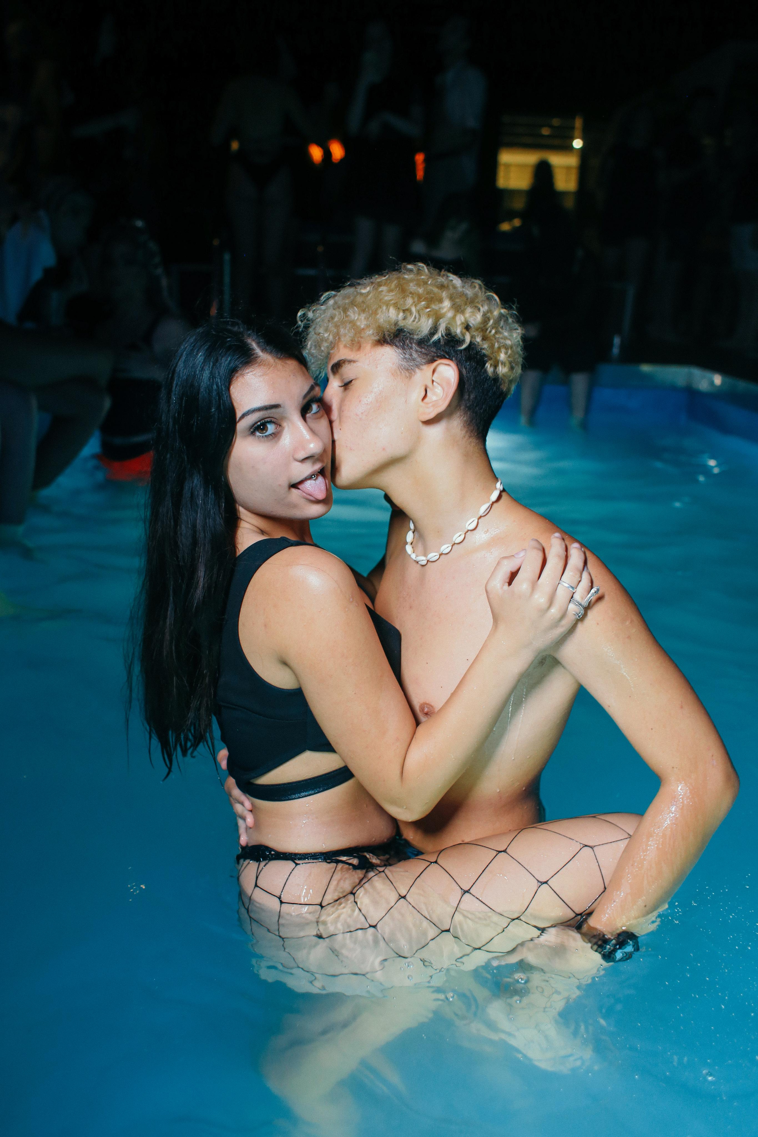 Parties. Magnum Roman Photographer