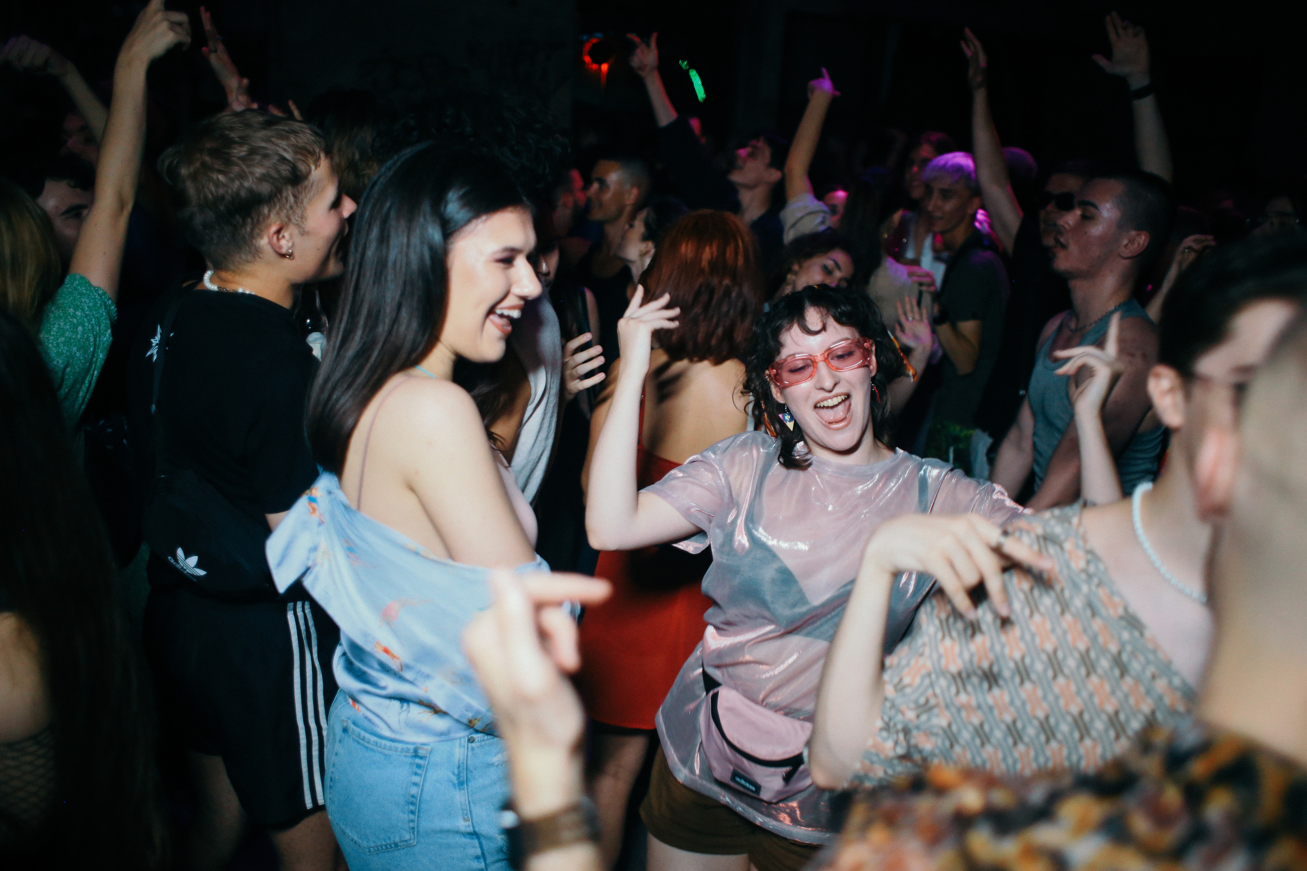 Parties. Magnum Roman Photographer