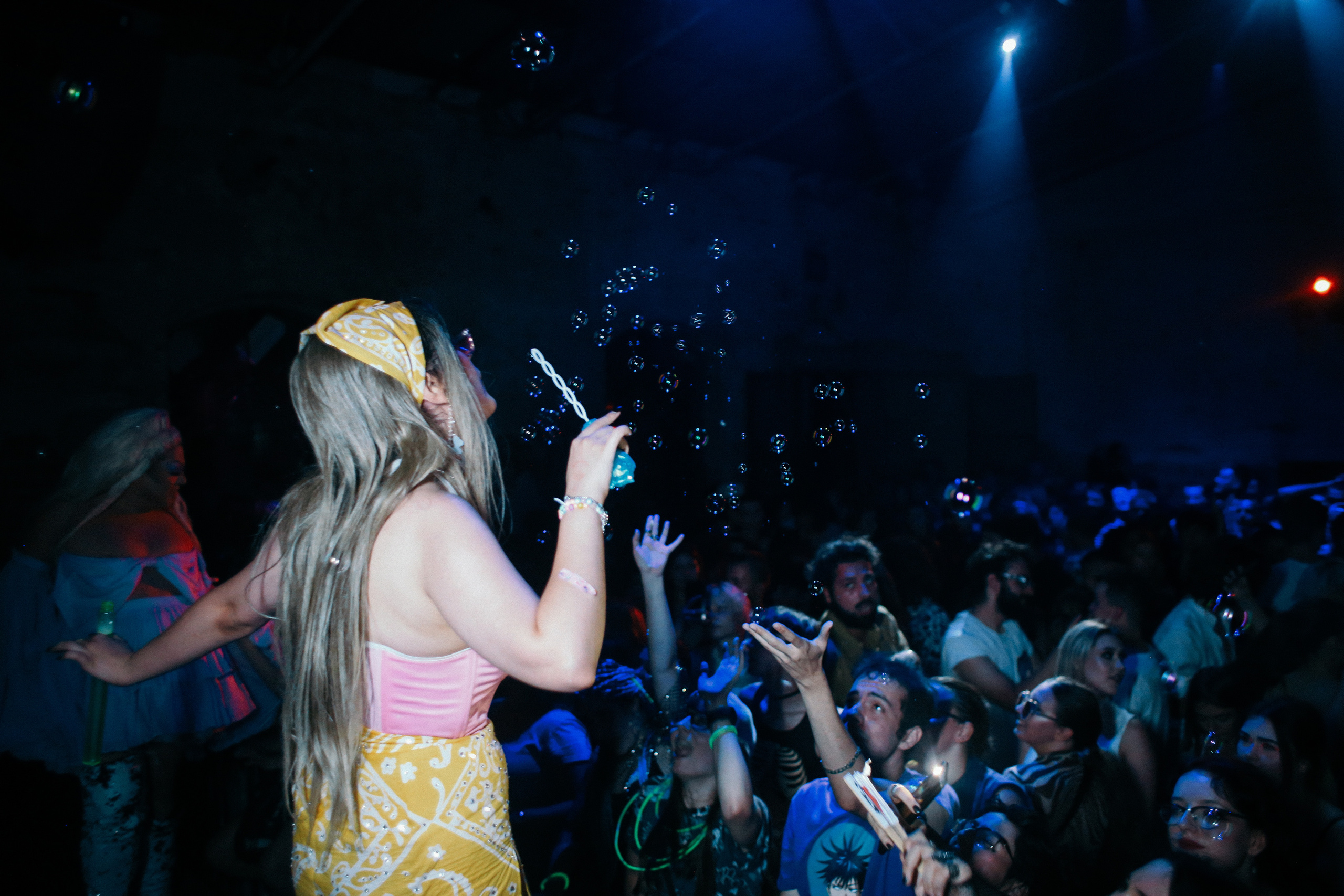 Parties. Magnum Roman Photographer