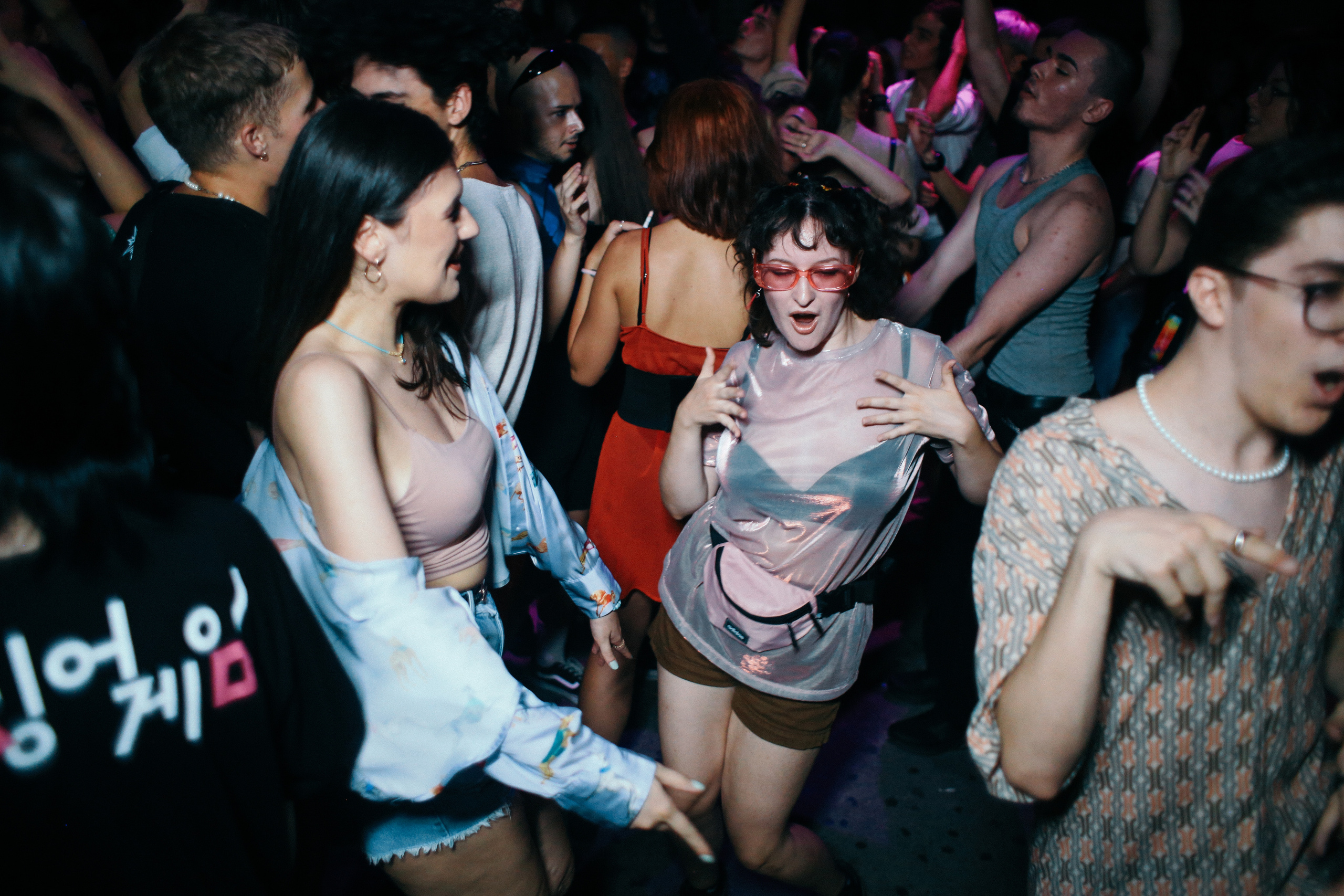 Parties. Magnum Roman Photographer