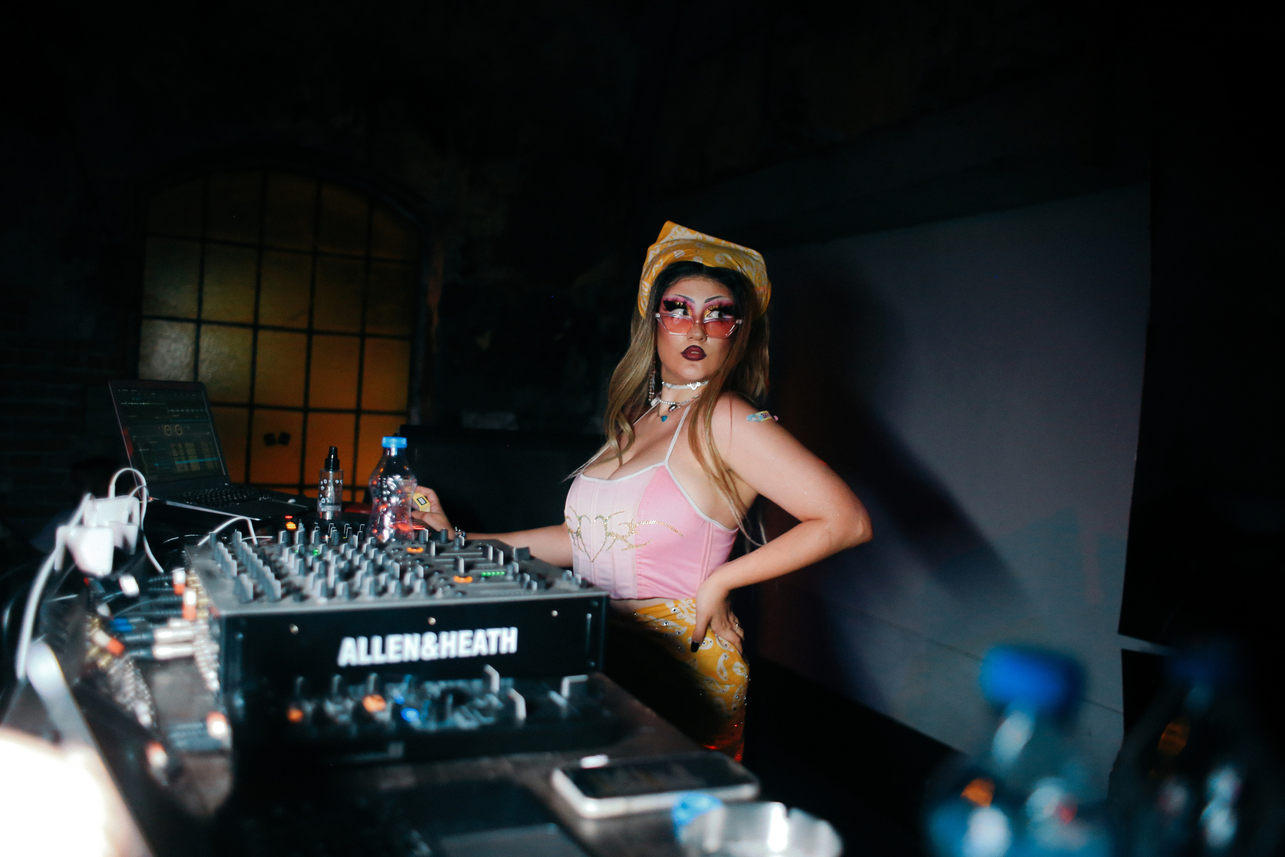 Parties. Magnum Roman Photographer