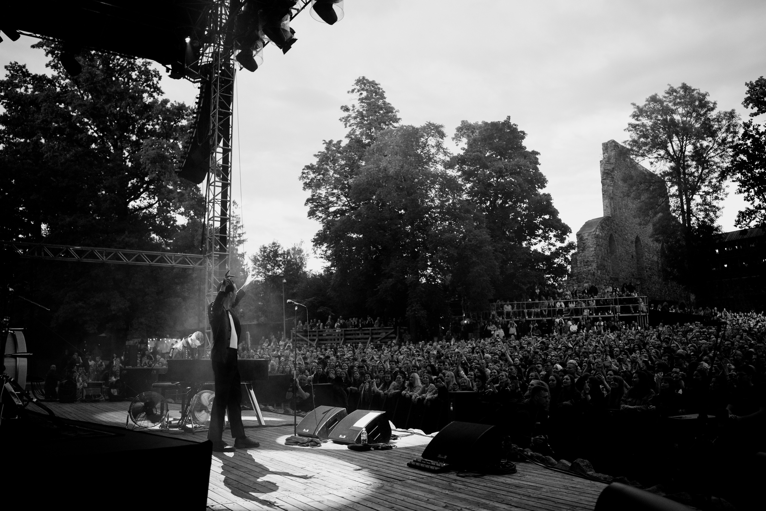 HURTS — Sigulda Medieval Castle. Фото • Відео • Аерозйомка • Контент для бізнесу