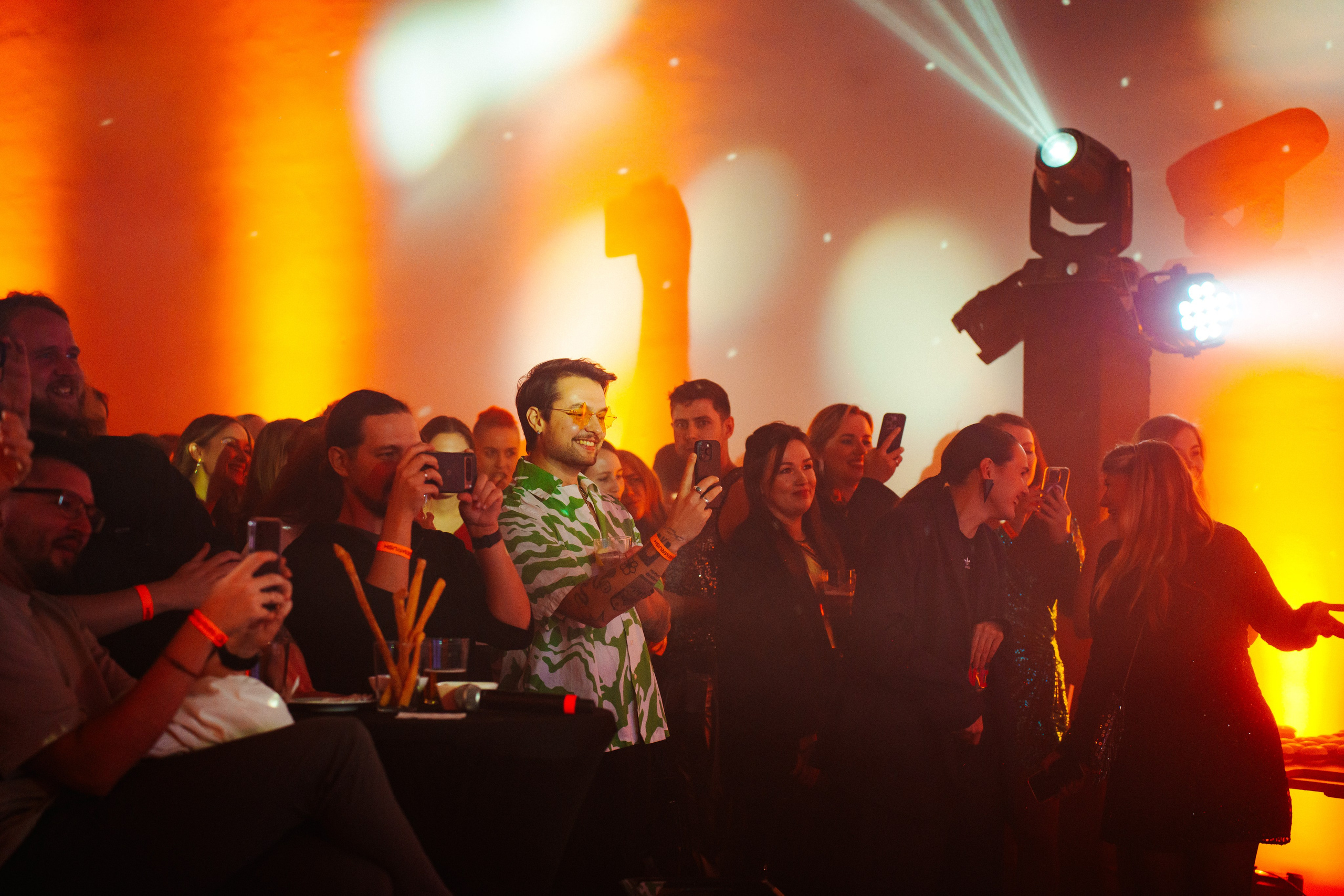 Barcelona — We shine together. Foto • Video • Produktion • Luftbildaufnahmen • Erstellung von Medien