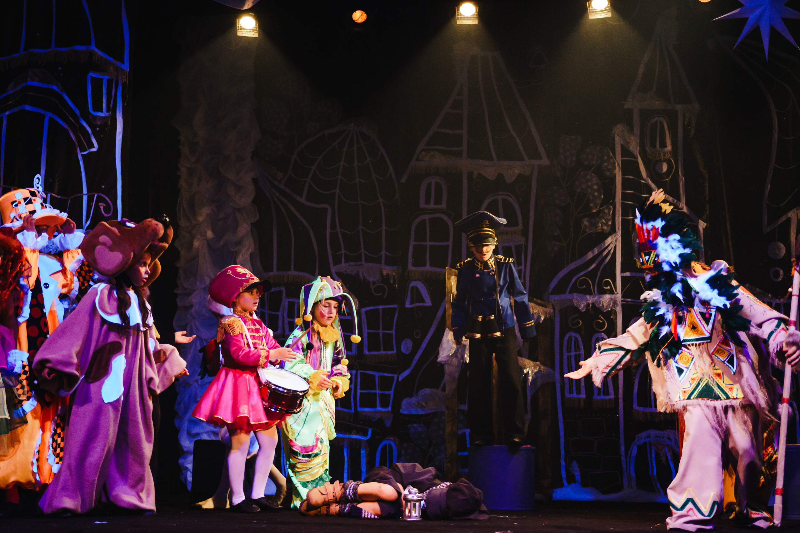 Театр «Сорванцы». Голубая стрела. Фото • Видео • Аэросъемка • Контент для бизнеса