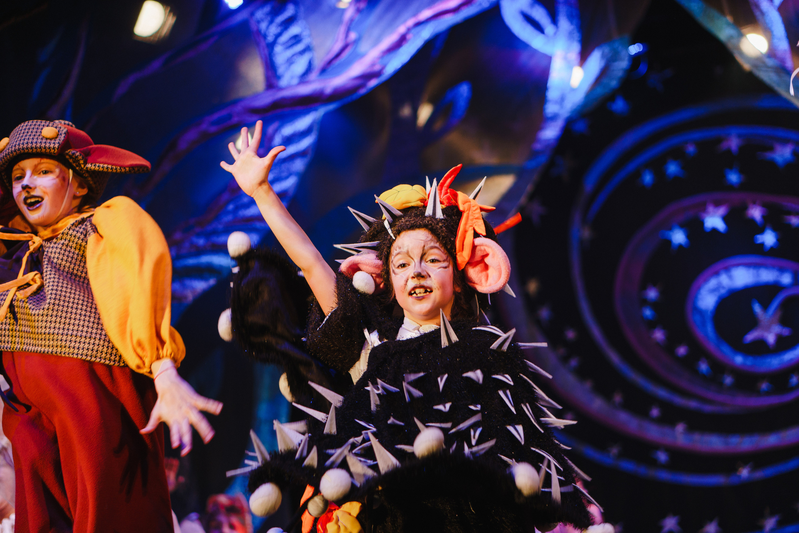 Театр «Сорванцы». Давайте никогда не расставаться. Фото • Відео • Аерозйомка • Контент для бізнесу