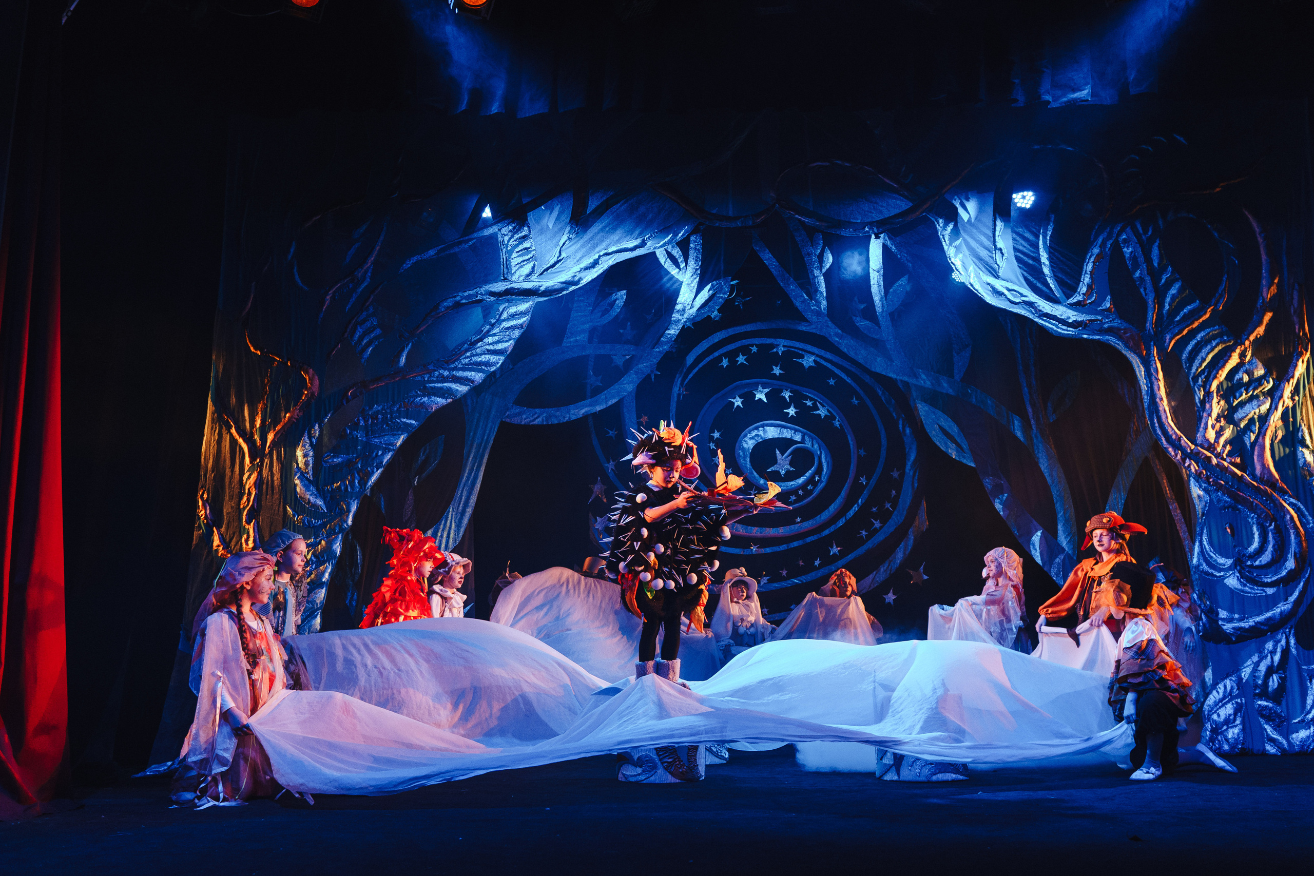 Театр «Сорванцы». Давайте никогда не расставаться. Фото • Відео • Аерозйомка • Контент для бізнесу