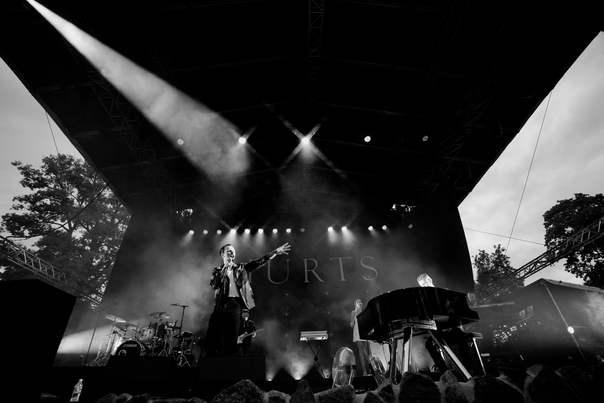 HURTS — Sigulda Medieval Castle. Фото • Відео • Аерозйомка • Контент для бізнесу