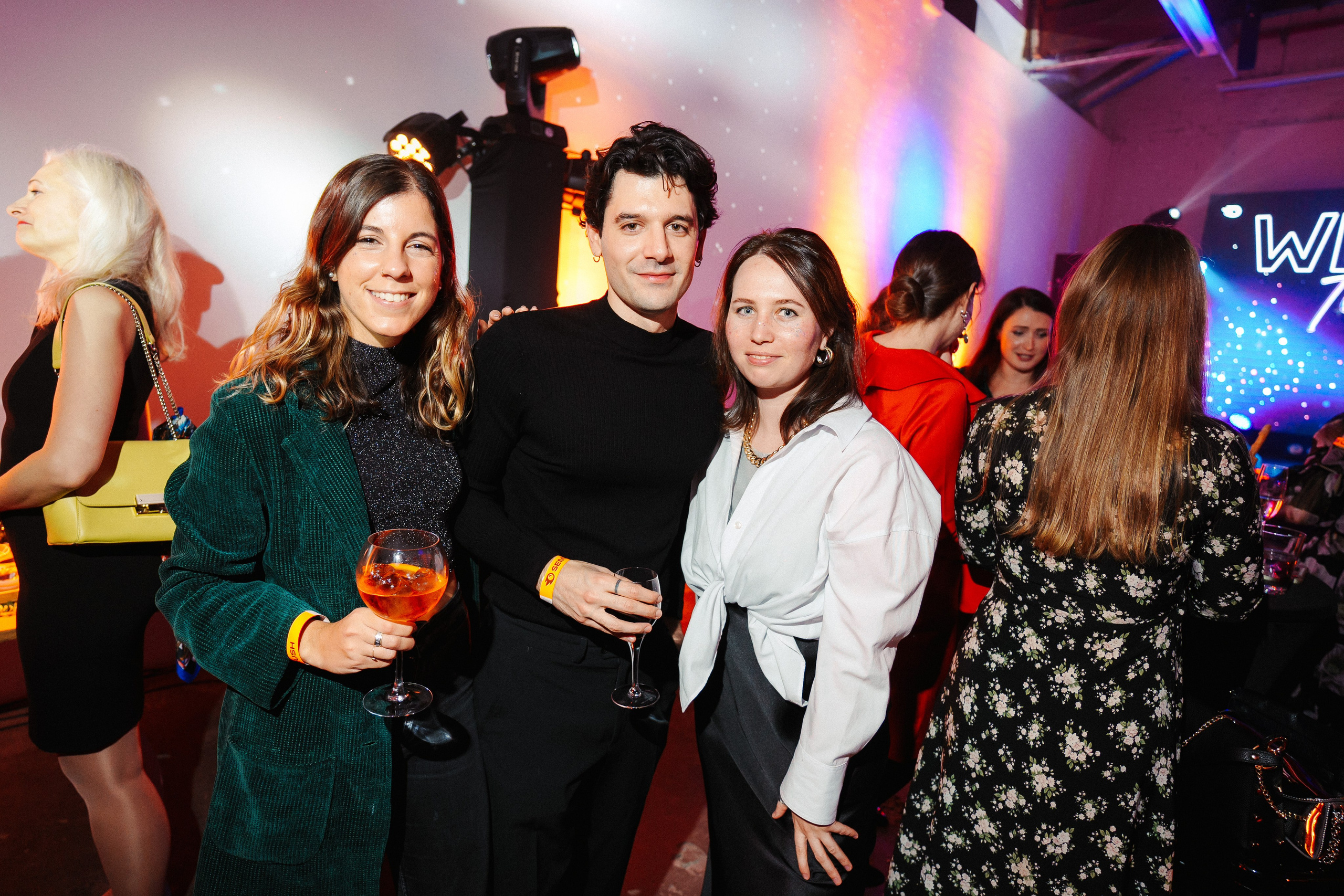 Barcelona — We shine together. Foto • Video • Produktion • Luftbildaufnahmen • Erstellung von Medien