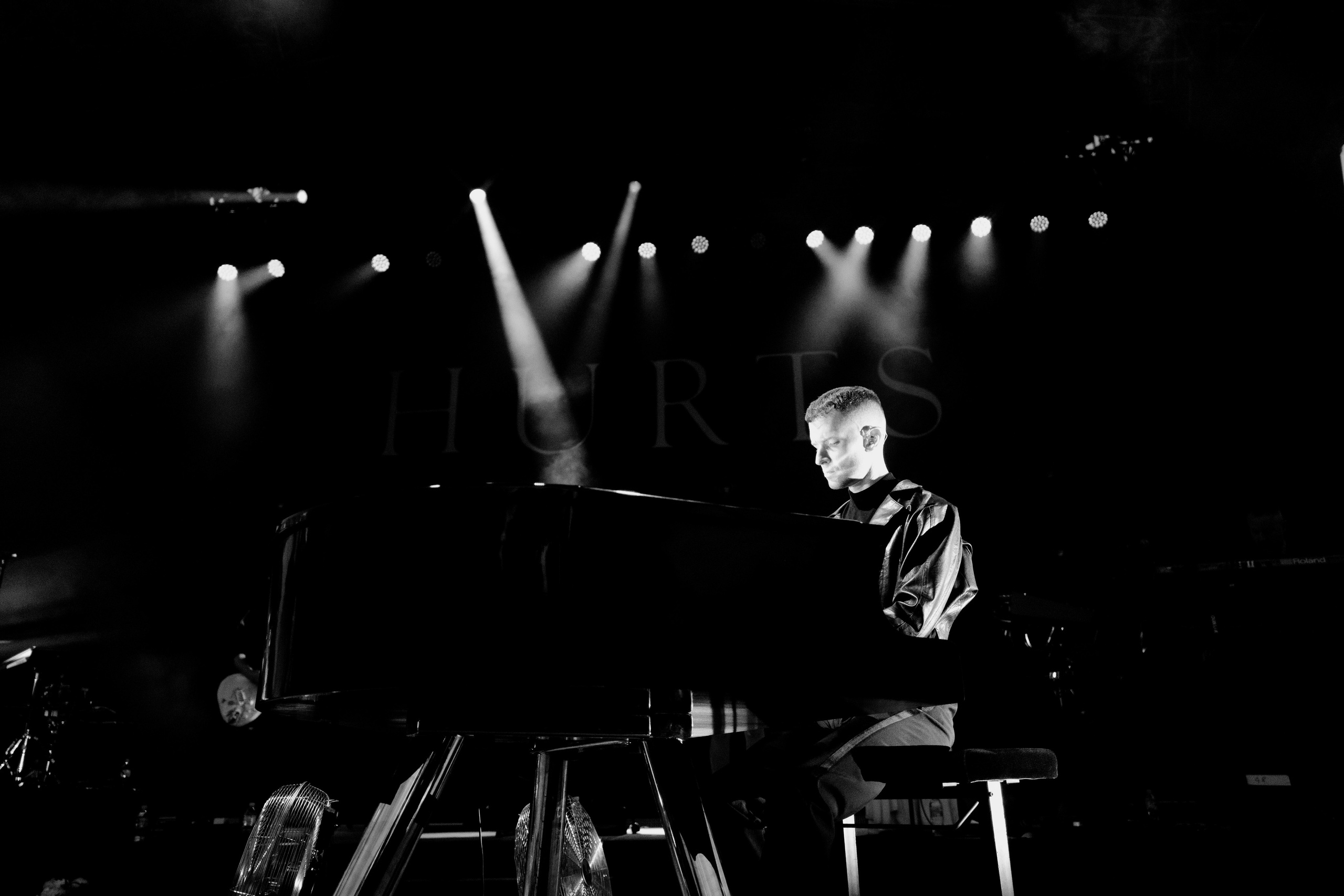 HURTS — Sigulda Medieval Castle. Фото • Відео • Аерозйомка • Контент для бізнесу