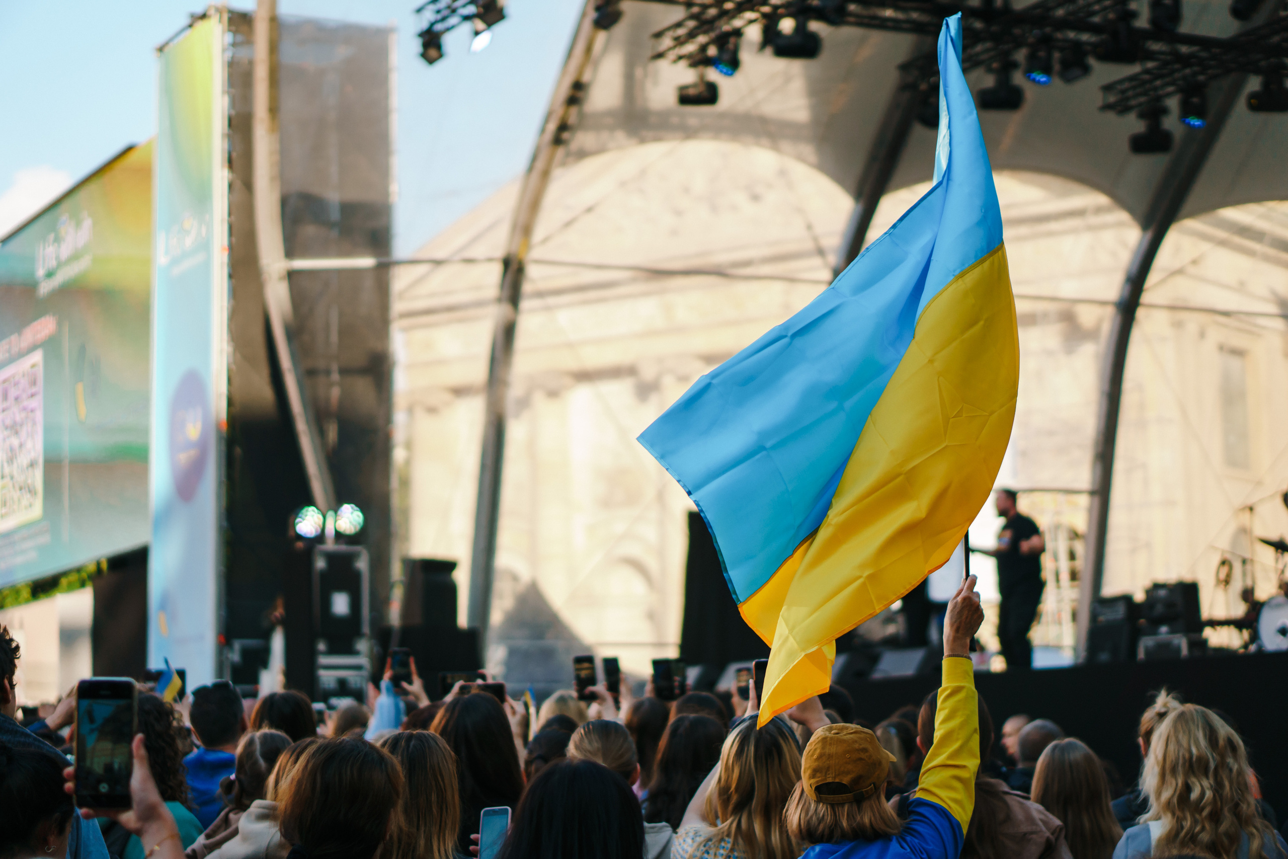 Life Will Win. Berlin. Photo • Video • Production • Aerial • Media Creation