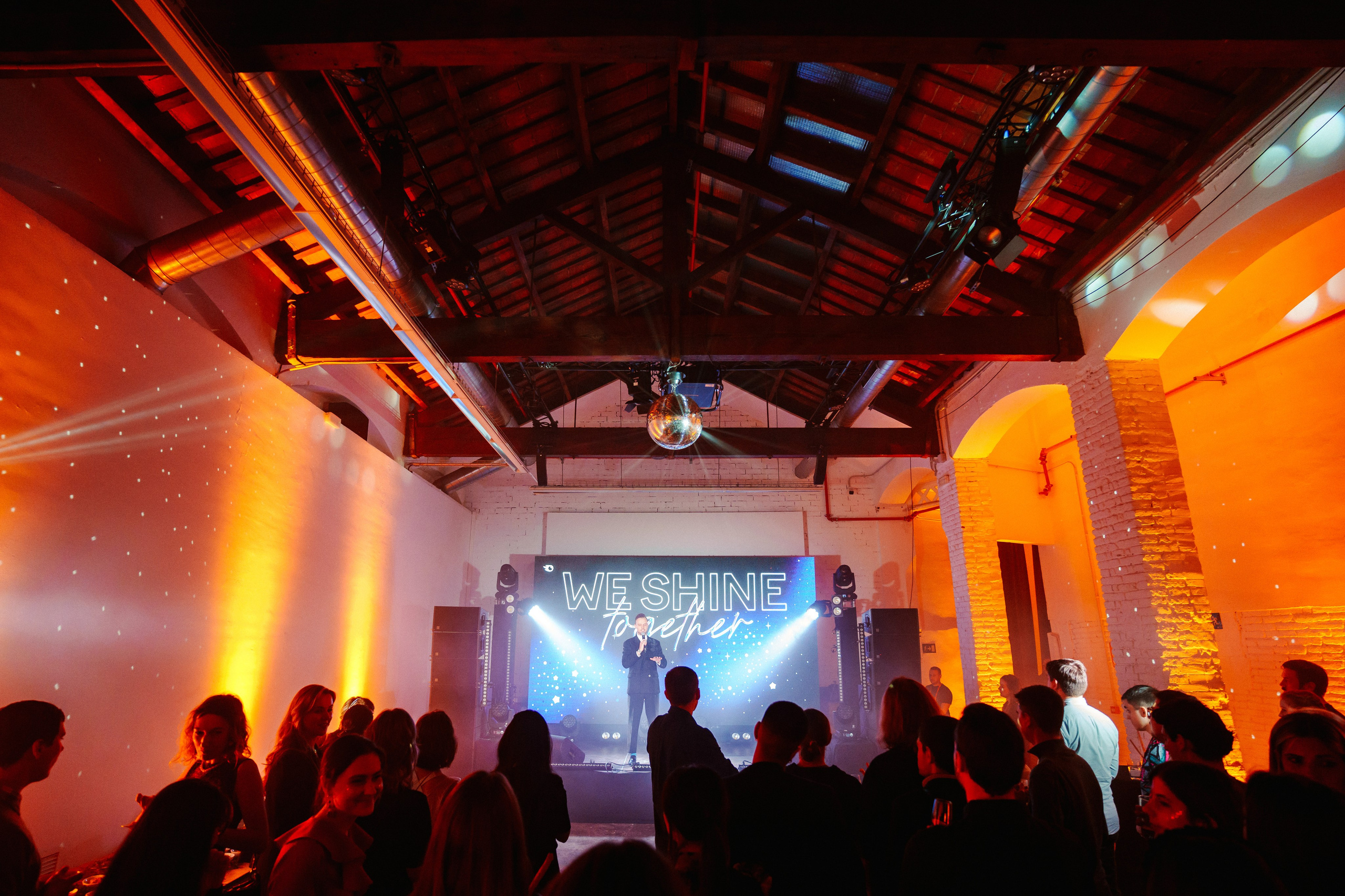 Barcelona — We shine together. Foto • Video • Produktion • Luftbildaufnahmen • Erstellung von Medien