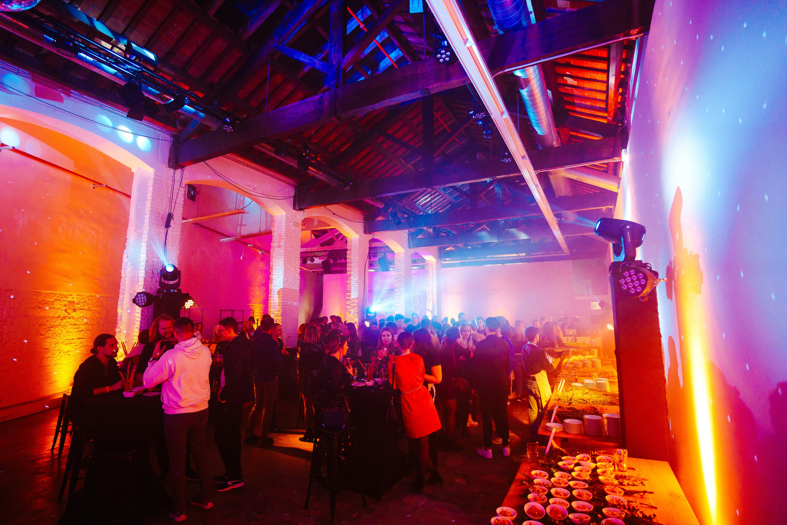 Barcelona — We shine together. Foto • Video • Produktion • Luftbildaufnahmen • Erstellung von Medien