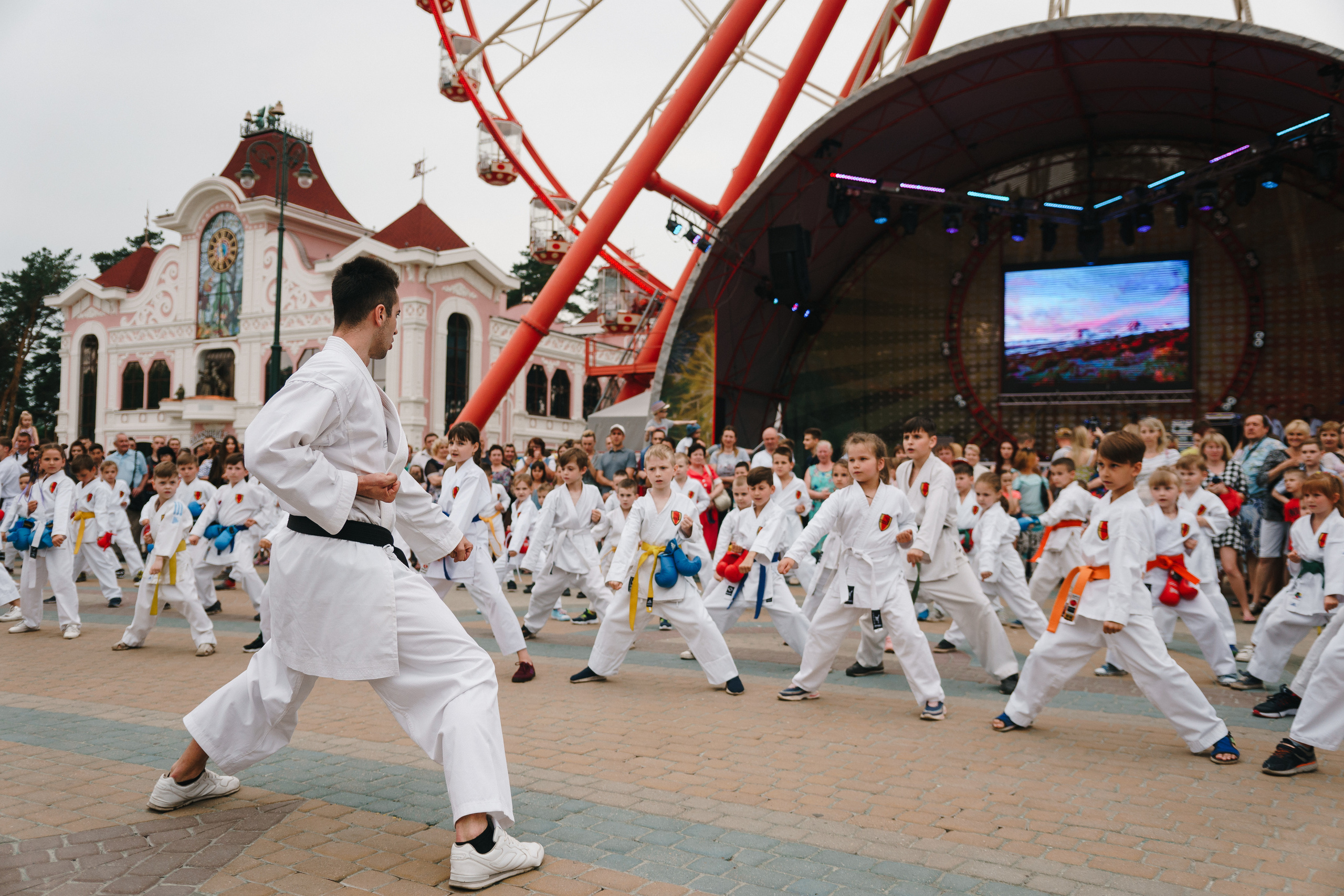 День защиты детей в Центральном парке. Foto • Video • Produktion • Luftbildaufnahmen • Erstellung von Medien