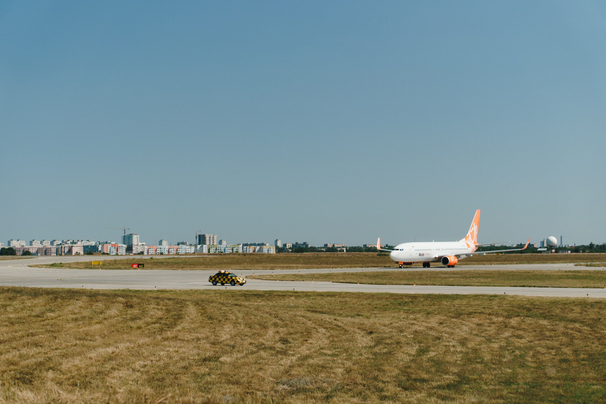 Plane Spotting Day. Kharkiv International Airport. Foto • Video • Produktion • Luftbildaufnahmen • Erstellung von Medien