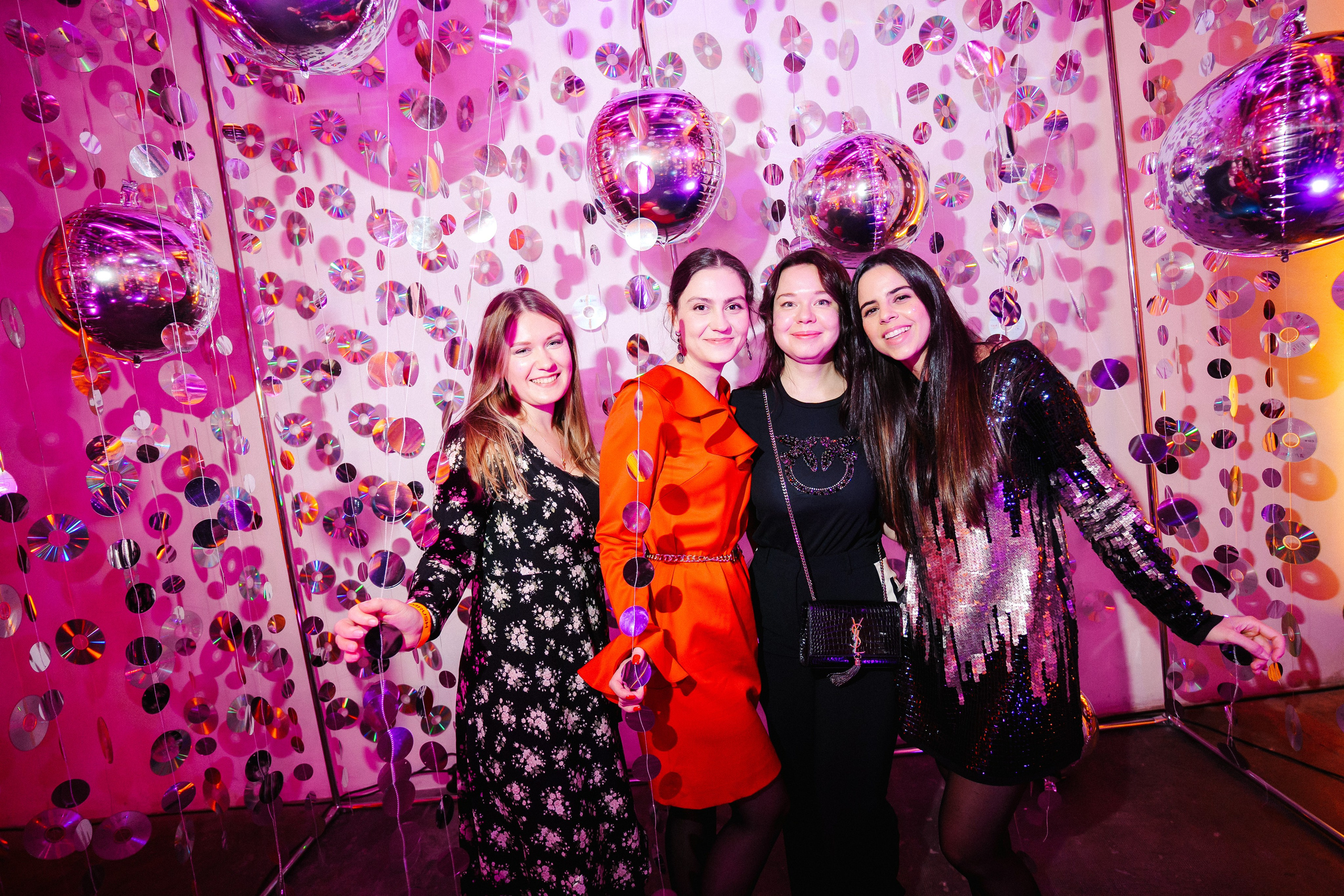 Barcelona — We shine together. Foto • Video • Produktion • Luftbildaufnahmen • Erstellung von Medien