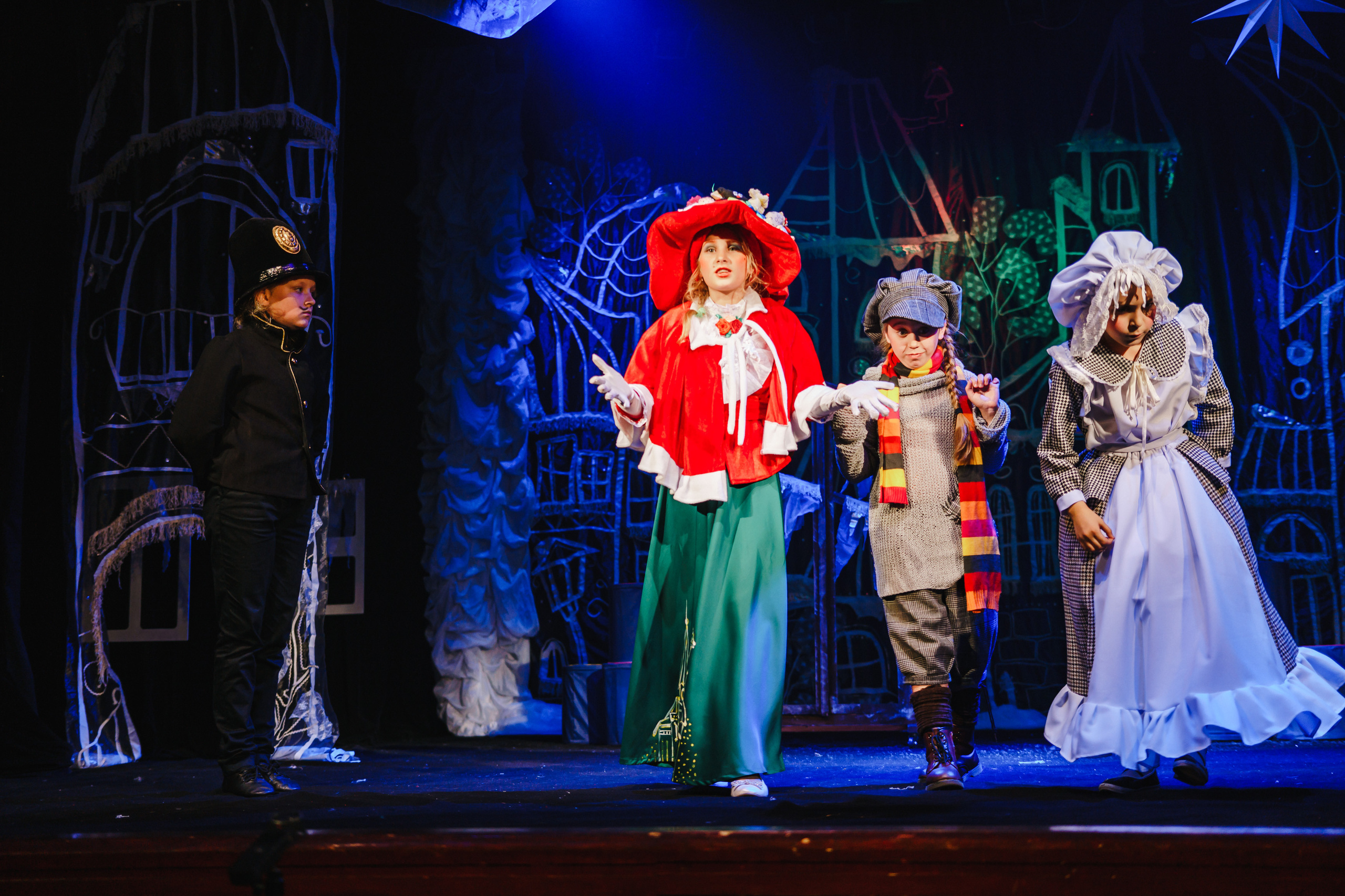 Театр «Сорванцы». Голубая стрела. Фото • Видео • Аэросъемка • Контент для бизнеса