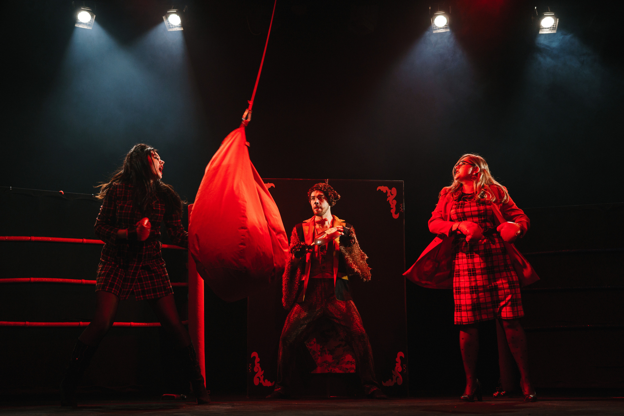 Театр «Сорванцы». Три плюс Кот. Фото • Видео • Аэросъемка • Контент для бизнеса