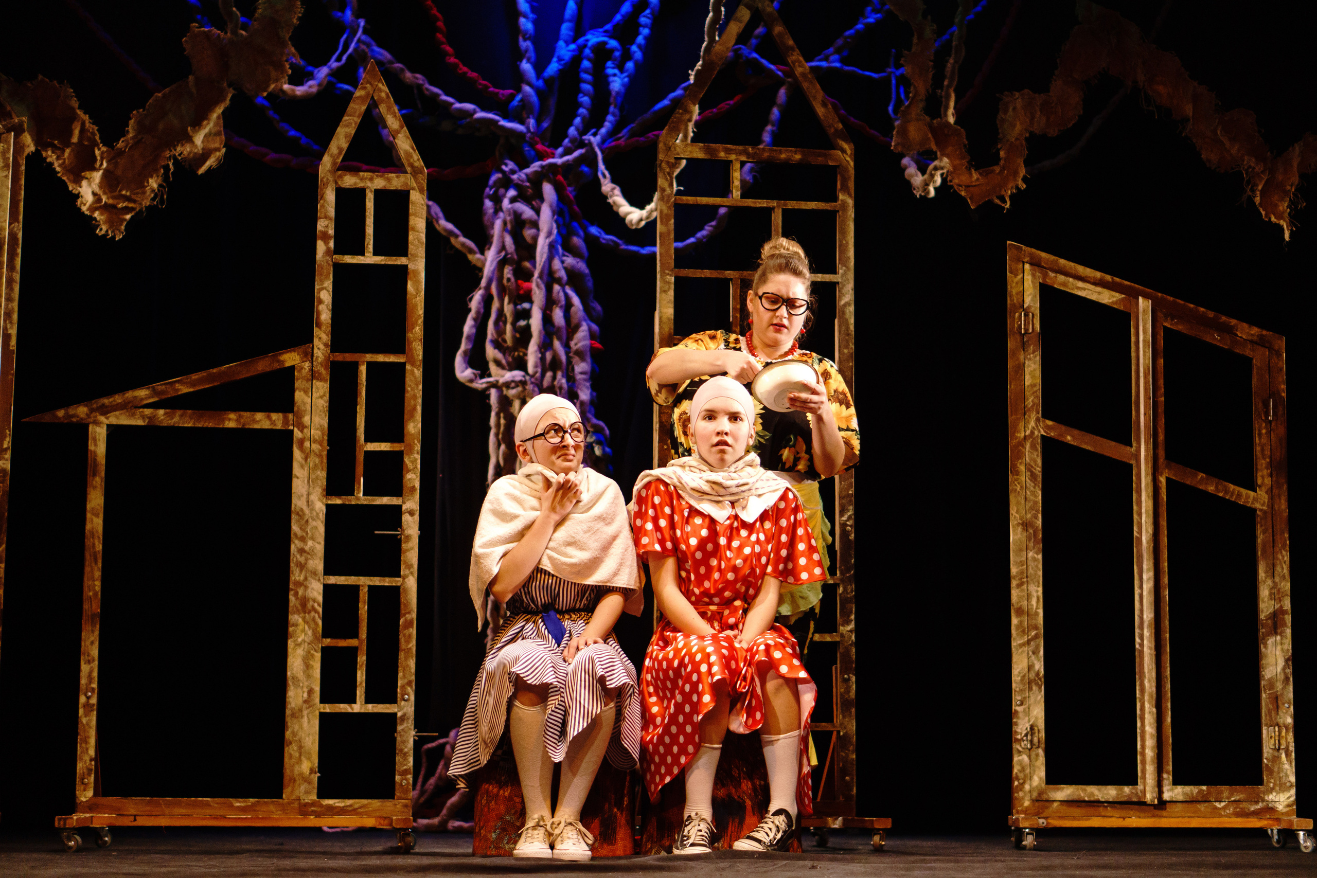 Театр «Сорванцы». Манюня. Фото • Відео • Аерозйомка • Контент для бізнесу