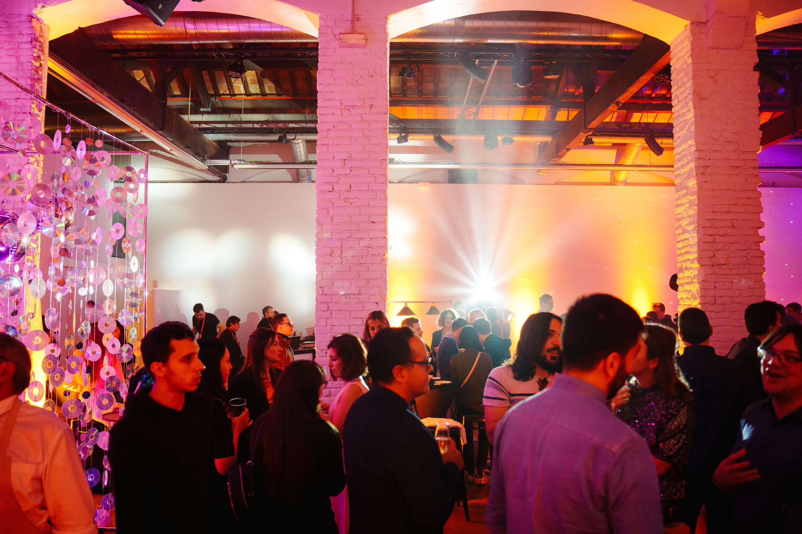 Barcelona — We shine together. Foto • Video • Produktion • Luftbildaufnahmen • Erstellung von Medien