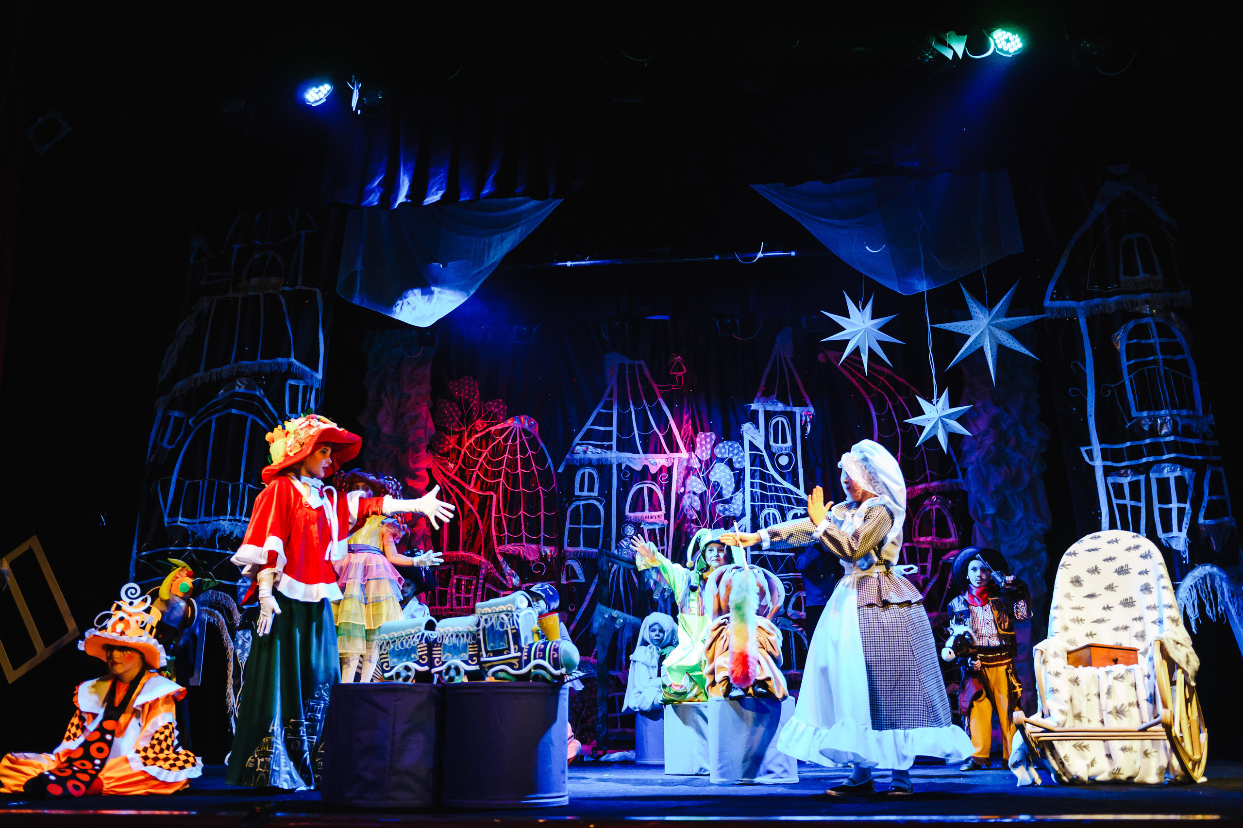 Театр «Сорванцы». Голубая стрела. Фото • Видео • Аэросъемка • Контент для бизнеса