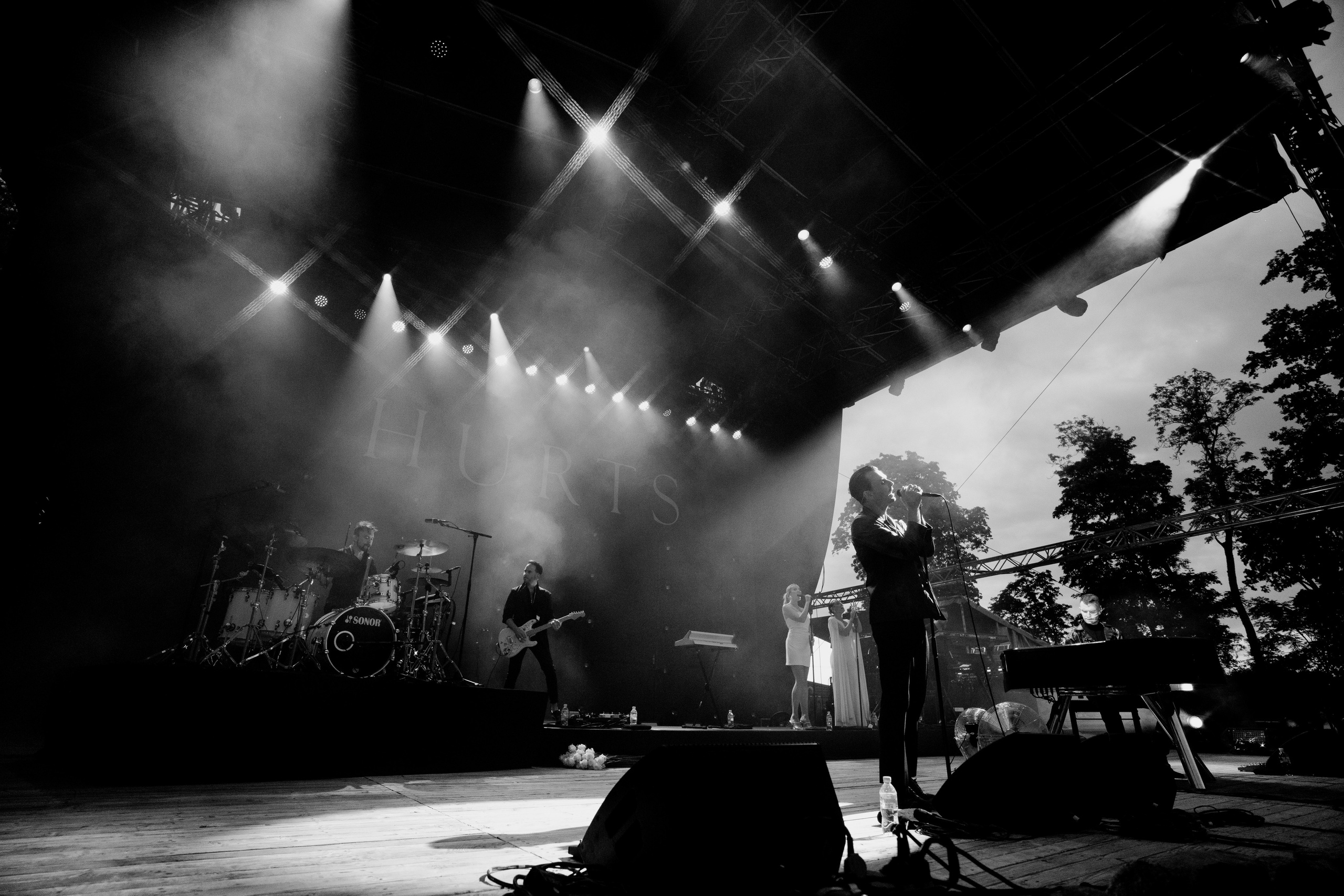 HURTS — Sigulda Medieval Castle. Фото • Відео • Аерозйомка • Контент для бізнесу