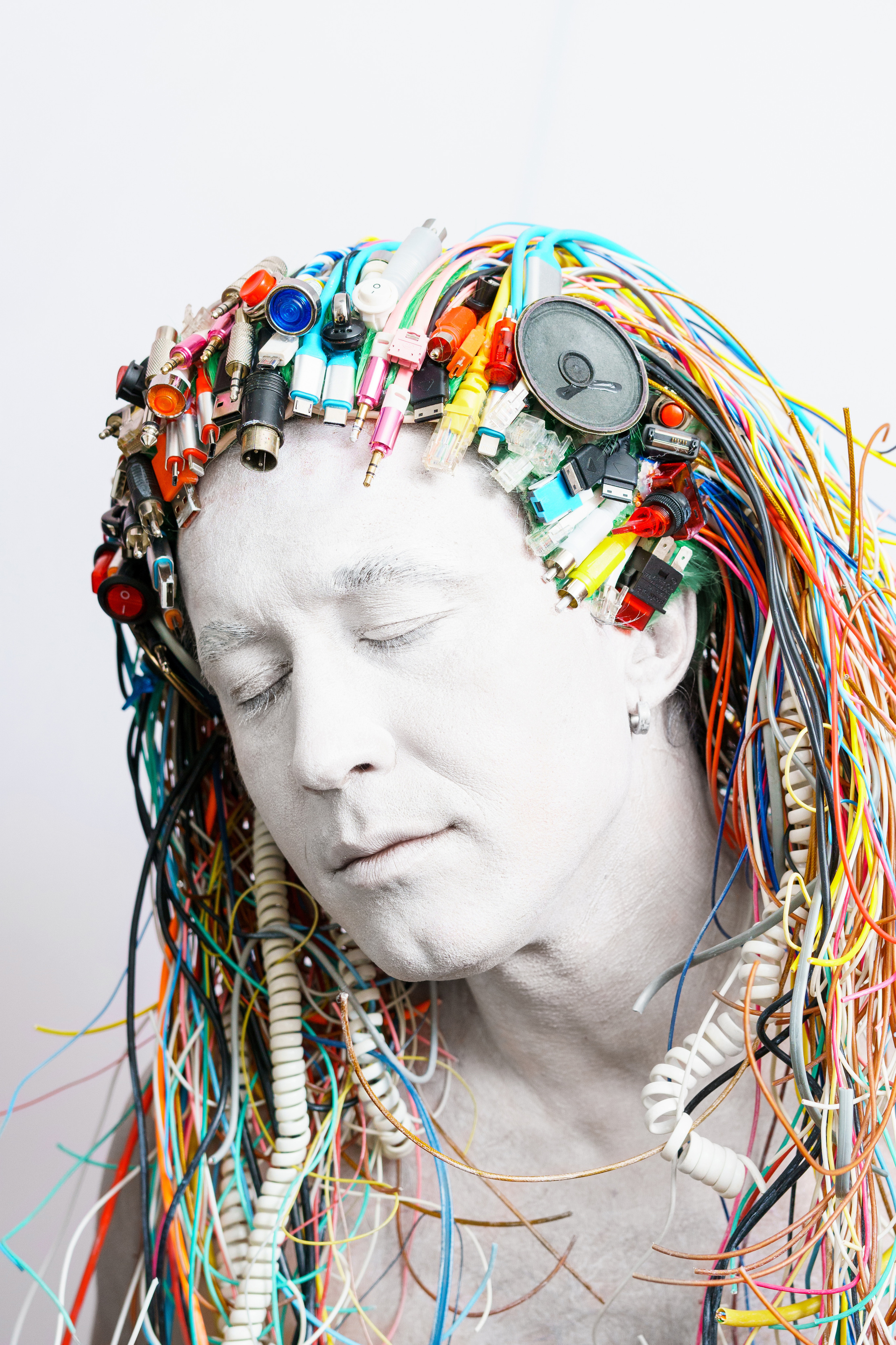 Обложка сингла Сергея Бабкина «Вона знає». Фото • Відео • Аерозйомка • Контент для бізнесу