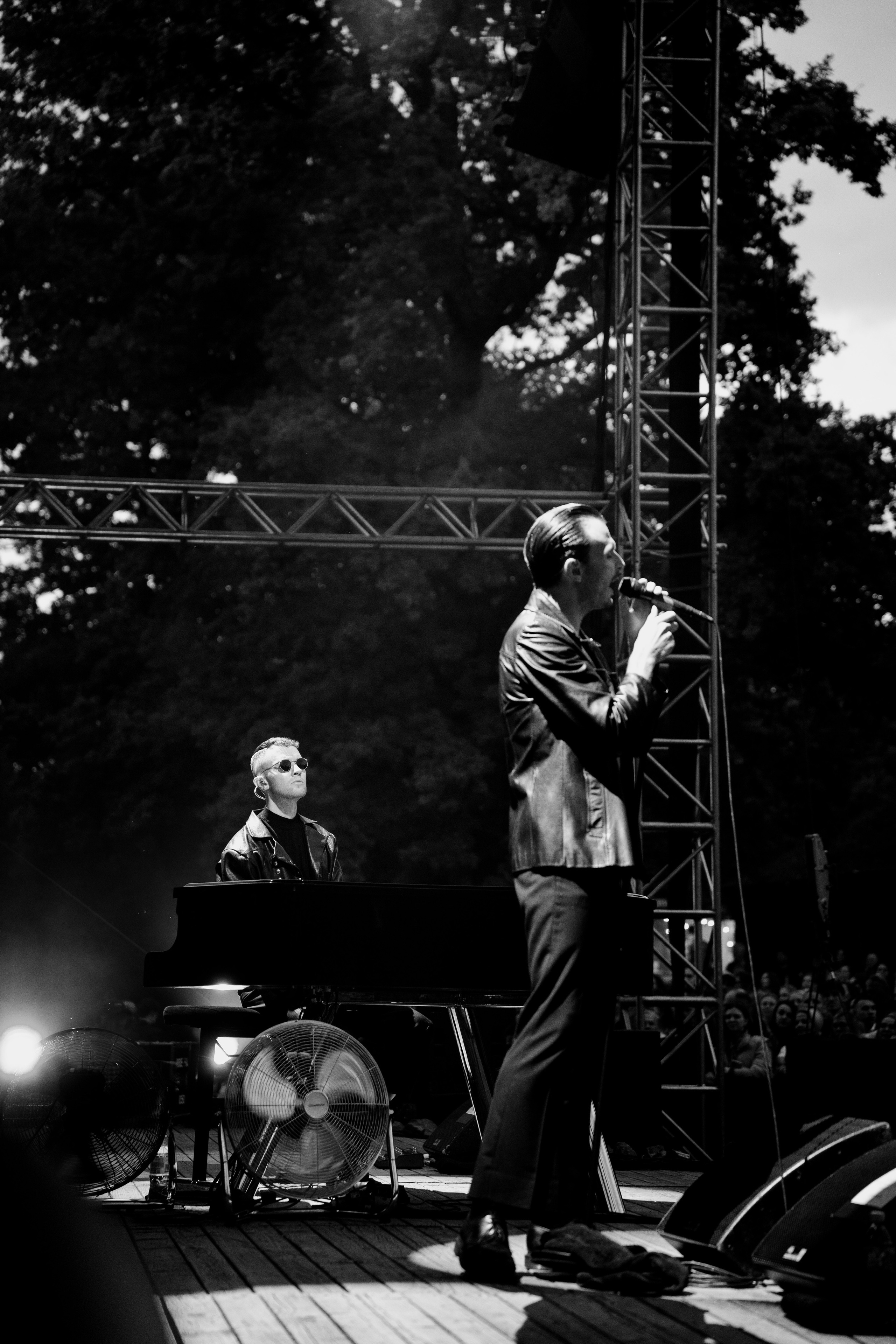 HURTS — Sigulda Medieval Castle. Фото • Відео • Аерозйомка • Контент для бізнесу