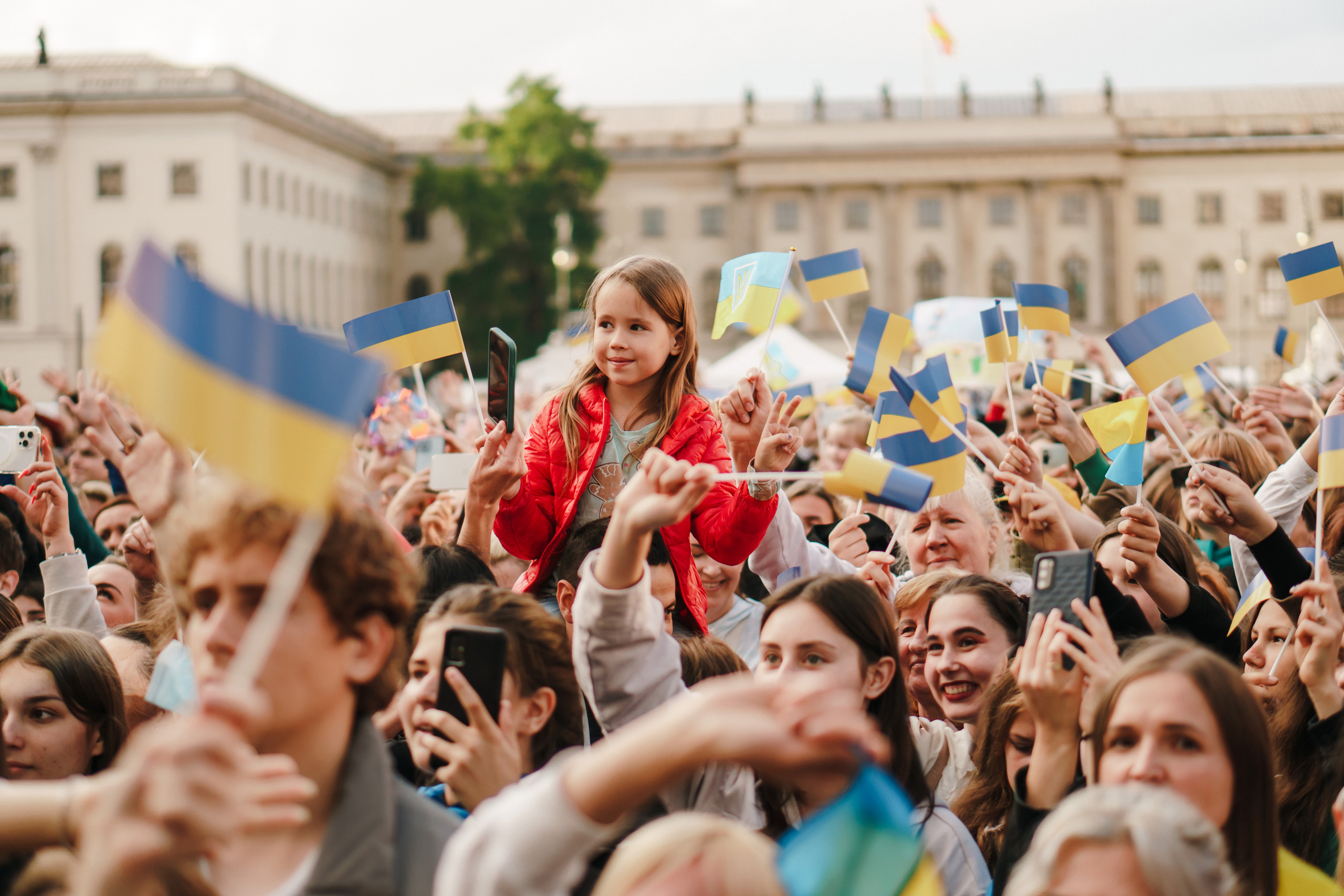 Life Will Win. Berlin. Photo • Video • Production • Aerial • Media Creation