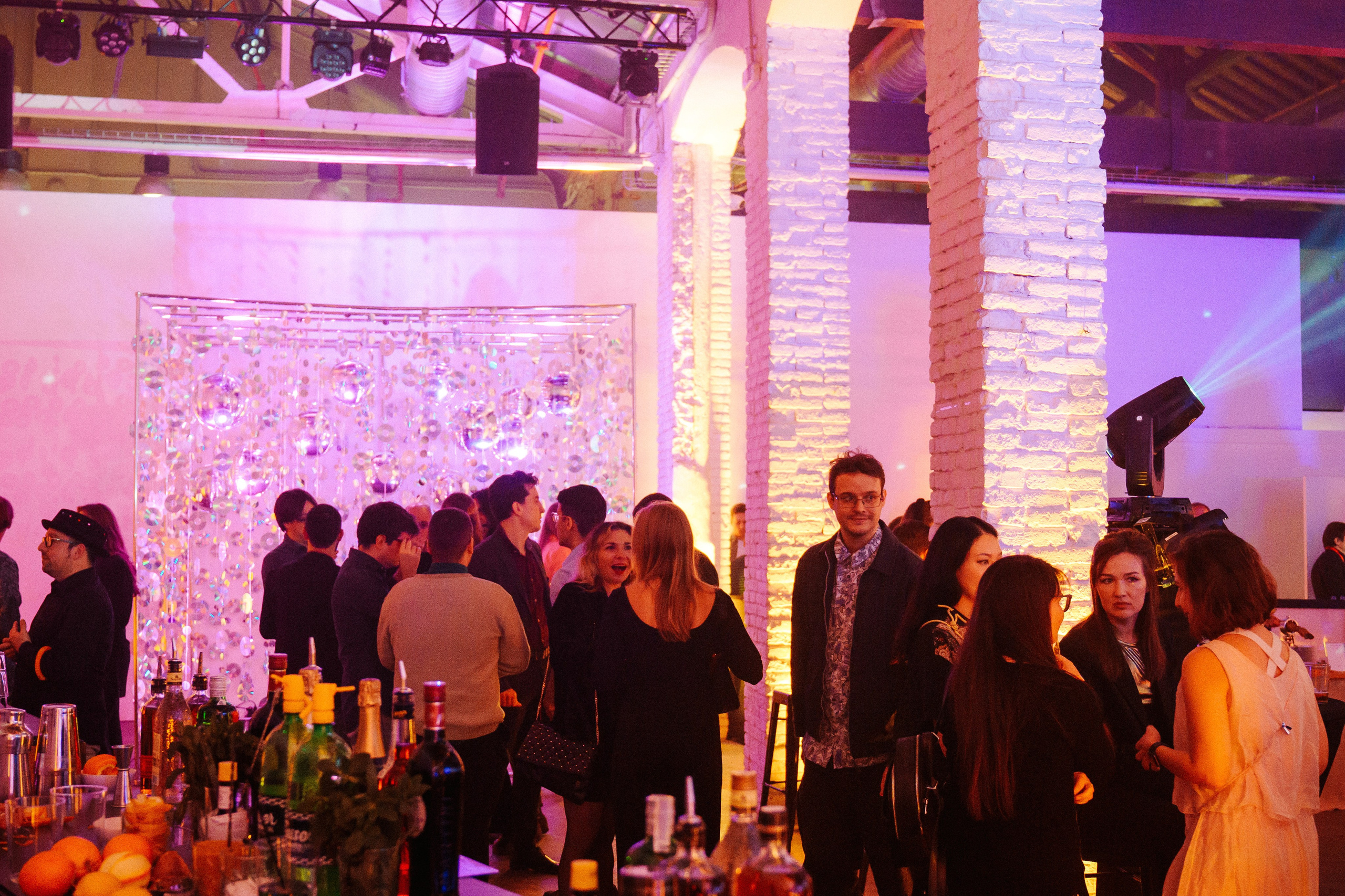 Barcelona — We shine together. Foto • Video • Produktion • Luftbildaufnahmen • Erstellung von Medien