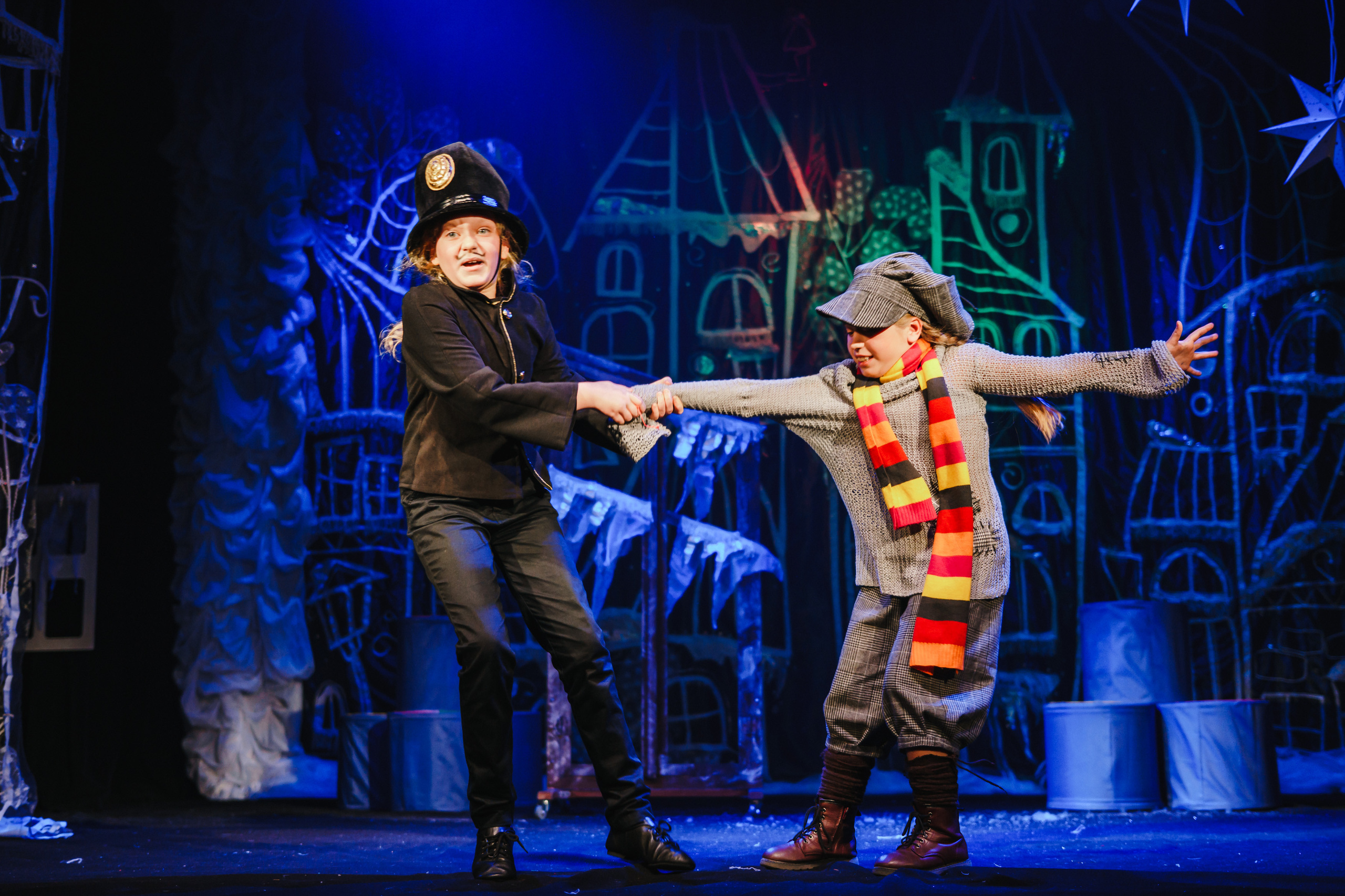 Театр «Сорванцы». Голубая стрела. Фото • Видео • Аэросъемка • Контент для бизнеса