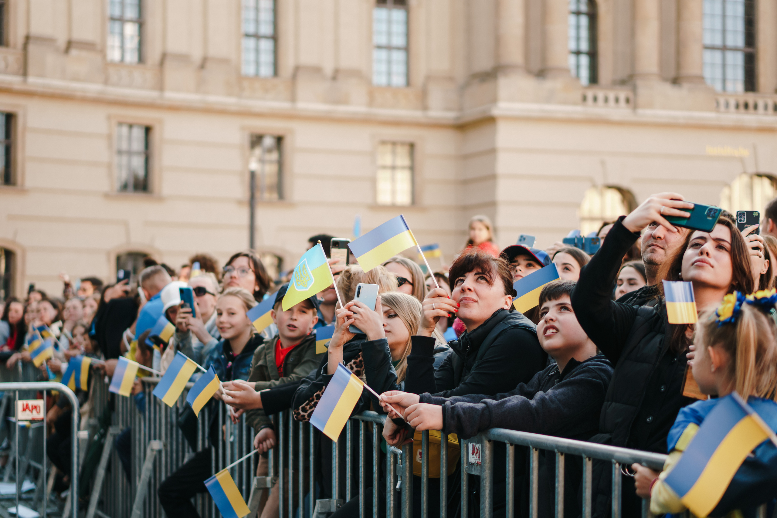 Life Will Win. Berlin. Photo • Video • Production • Aerial • Media Creation