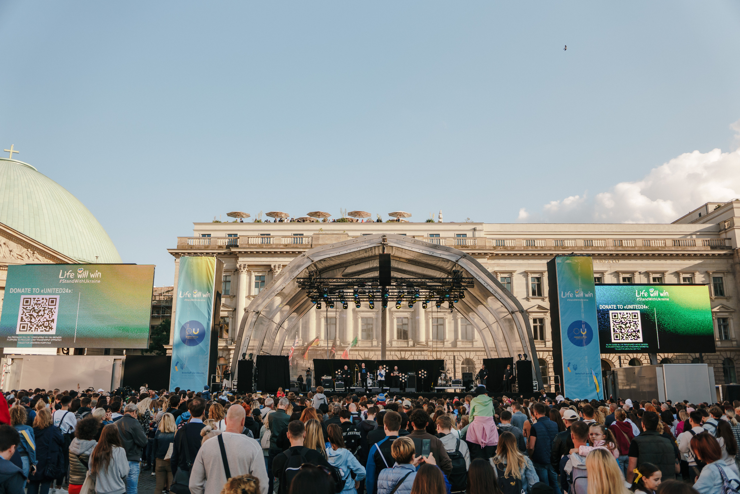 Life Will Win. Berlin. Photo • Video • Production • Aerial • Media Creation