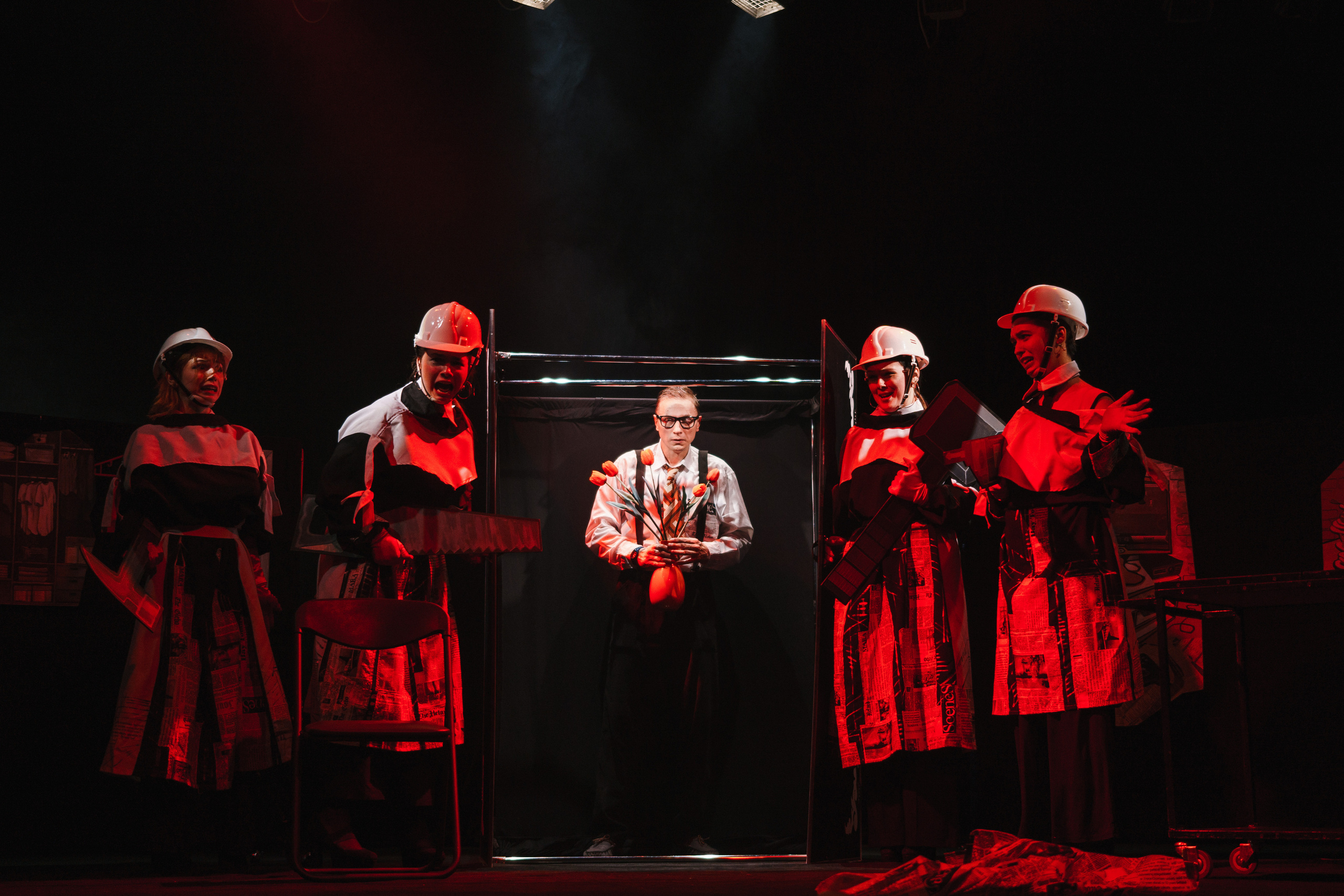 Театр «Сорванцы». Три плюс Кот. Фото • Видео • Аэросъемка • Контент для бизнеса