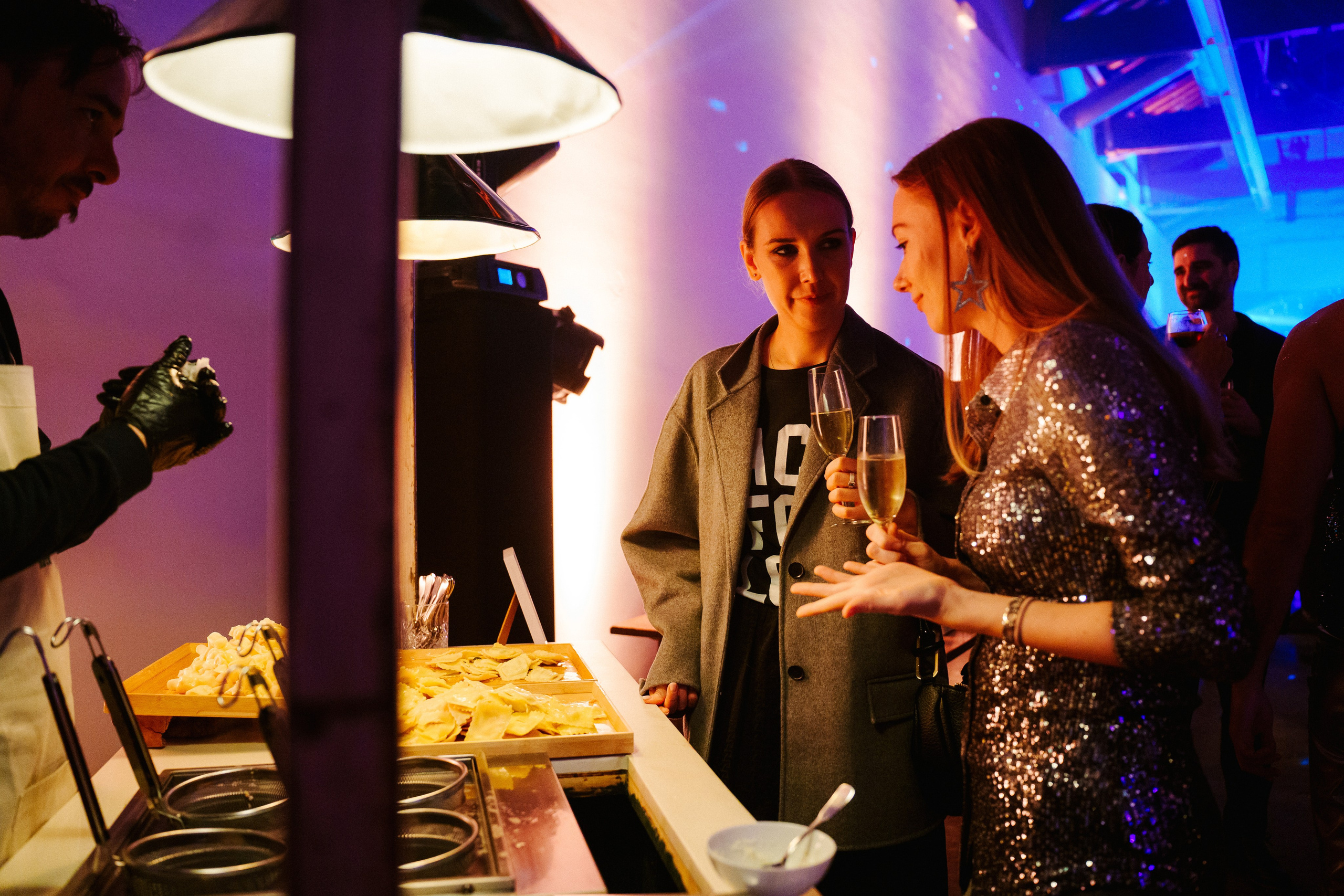 Barcelona — We shine together. Foto • Video • Produktion • Luftbildaufnahmen • Erstellung von Medien