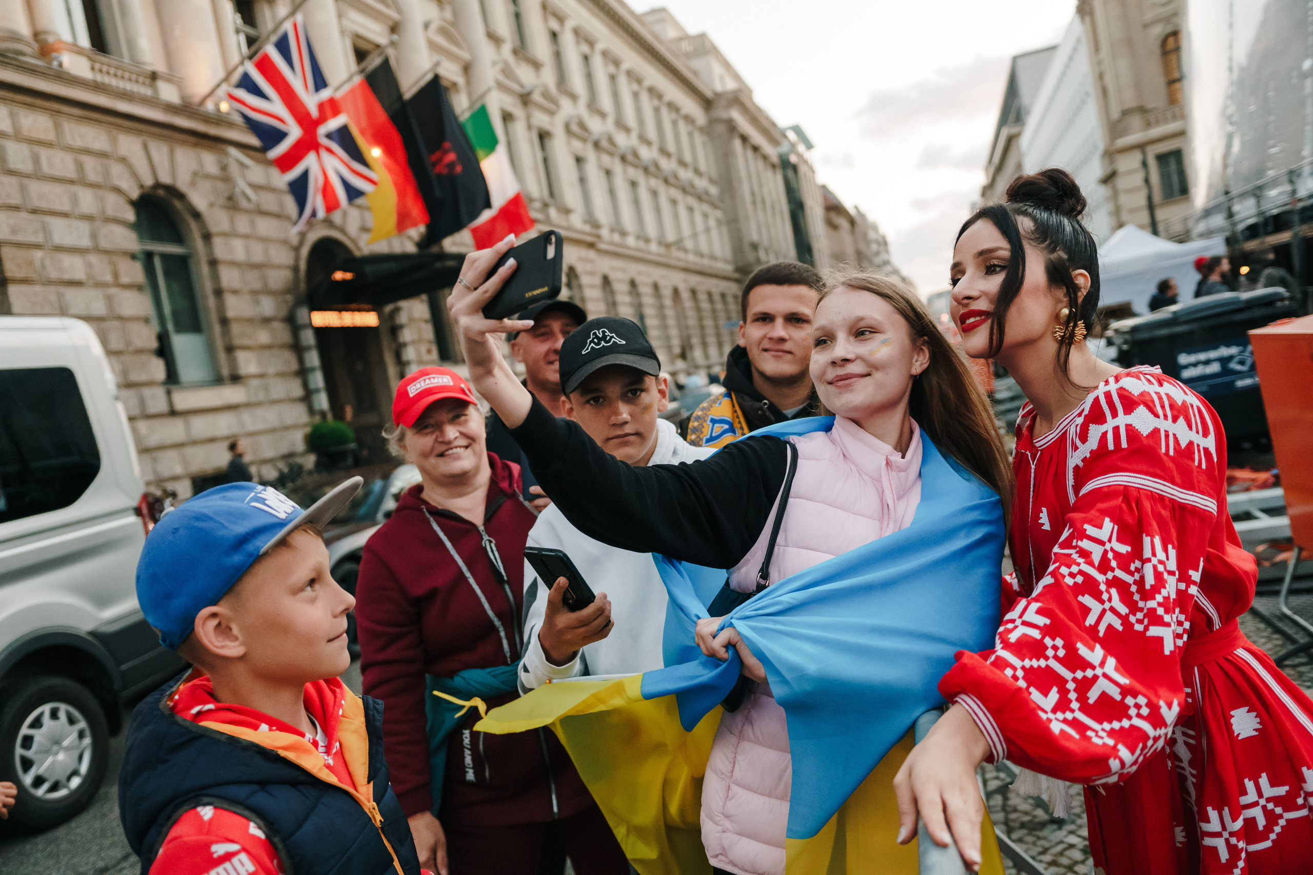 Life Will Win. Berlin. Photo • Video • Production • Aerial • Media Creation