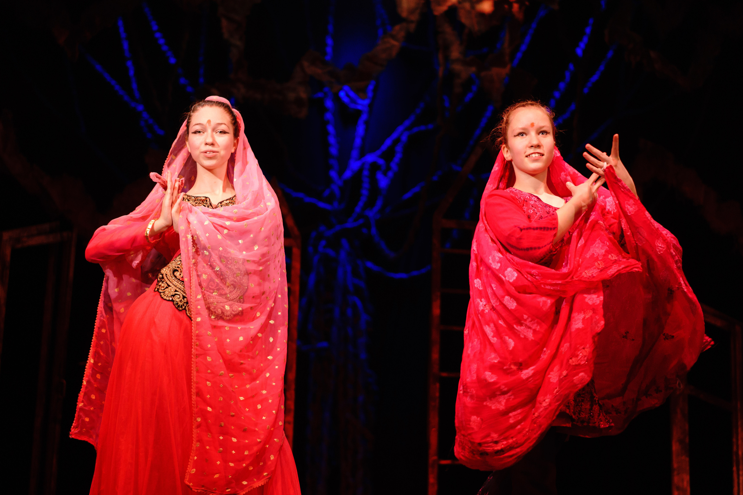 Театр «Сорванцы». Манюня. Фото • Відео • Аерозйомка • Контент для бізнесу