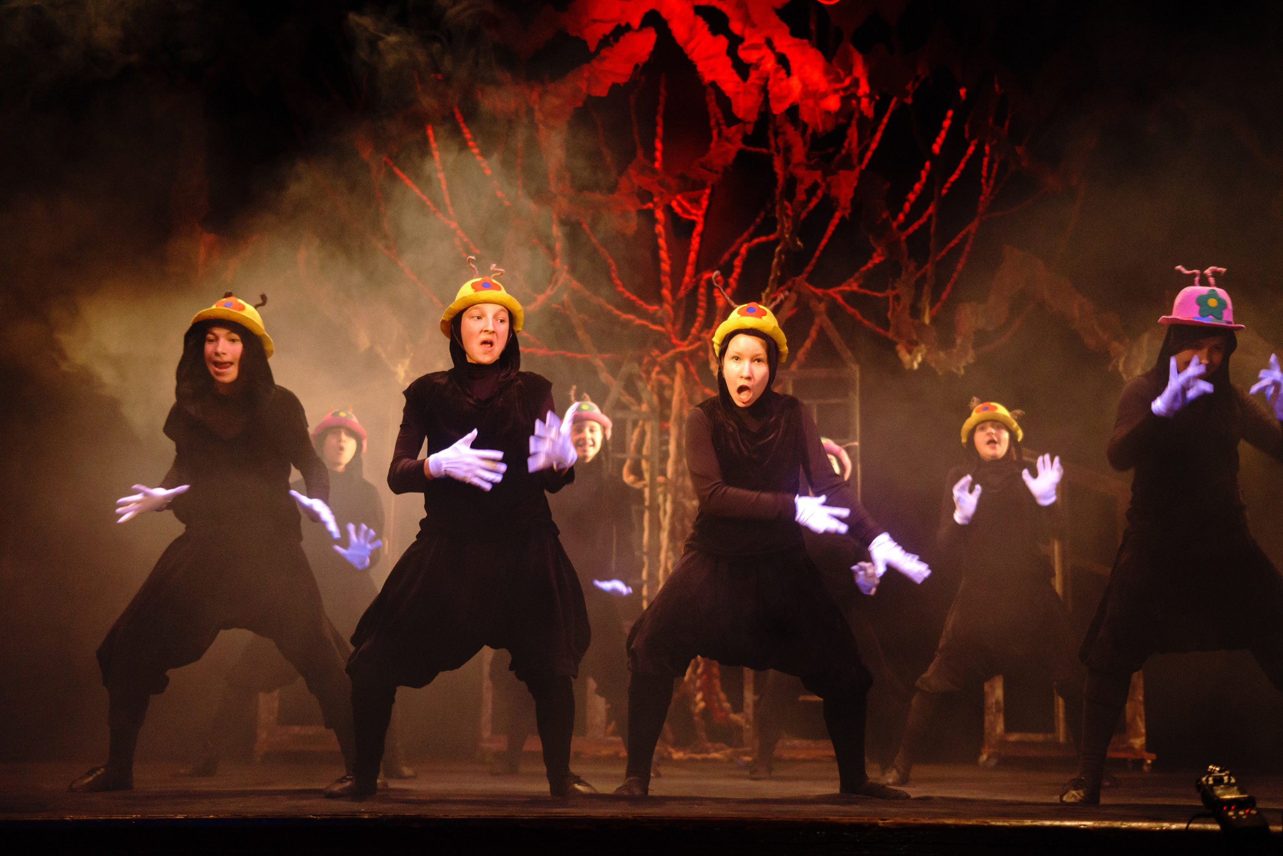 Театр «Сорванцы». Манюня. Фото • Відео • Аерозйомка • Контент для бізнесу